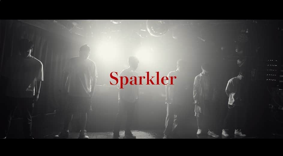 T-CHUのインスタグラム：「___________  【🎥 M V 公 開 🎥】  BCC№  ✖︎  DUAL MASK  ✖︎  彩-xi-  ＝ "TRIPLE CLUTCH"  2nd single《Sparkler》  MV on Youtube.  是非見てください🔥  【Sparkler TRIPLE CLUTCH🔍】」