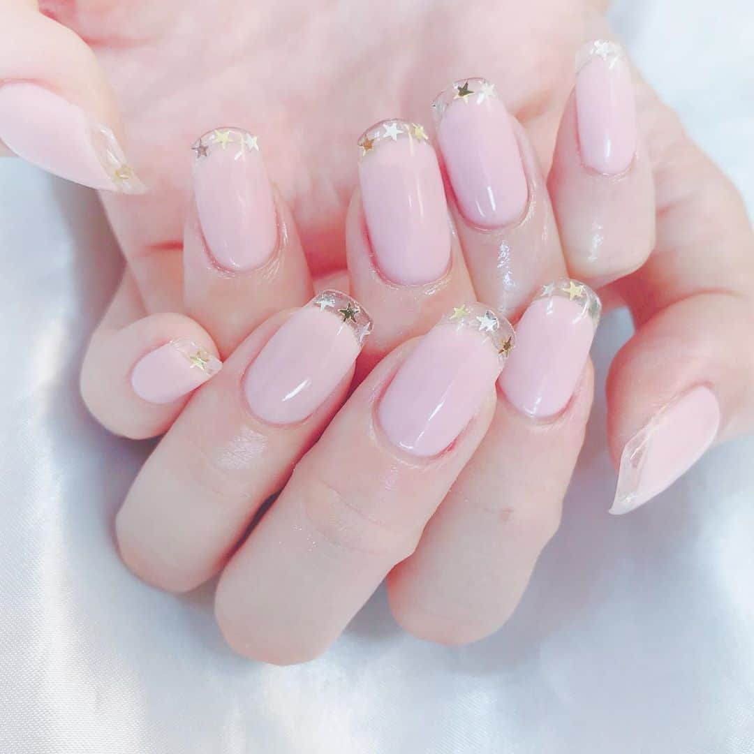 なかやまちえこのインスタグラム：「クリアエッジ✨⠀ ⠀ #nail #nails #nailart #ネイル #美甲 #ネイルアート  #japanesenailart #manucure #japanesenails #manicurist #gelnails #أظافر #네일아트 #미용 #vẽmóng #ngườiđẹp  #เพ้นท์เล็บ #искусствоногтя #artedeuñas #เพ้นท์เล็บเจล #ジェルネイルデザイン #ネイルデザイン #senikuku #nagelkunst # #クリアジェル #クリアネイル #clearnails #クリアエッジ ⠀  施術は @at_charme にて。」