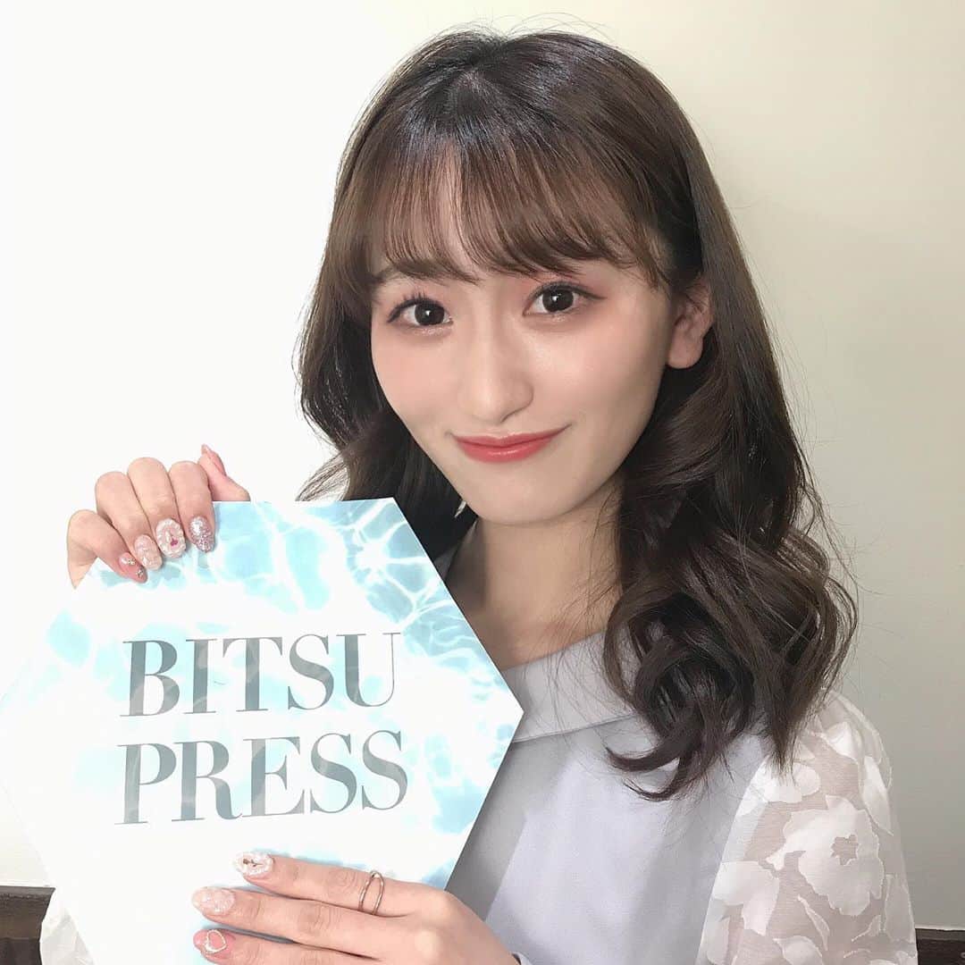 岡崎まどかのインスタグラム：「こんばんは🌙今日もお疲れ様です！ 本日はミスコン協賛の美通プレス様 @bitsu_press が提携しているARK Nail様 @_ark_nail に行ってきました💅✨  自分好みや気になるデザインを自由にオーダーすることが出来て、とても素敵なネイルにしていただきました😍💓  なんと、前回に引き続き『私の投稿を見た！』とご連絡していただけると3枚目の画像のメニューが、先着10名様に無料でプレゼント🎁  詳細や予約方法は3枚目の画像や美通プレス様　@bitsu_pressをフォローしてぜひチェックしてみてください✨」