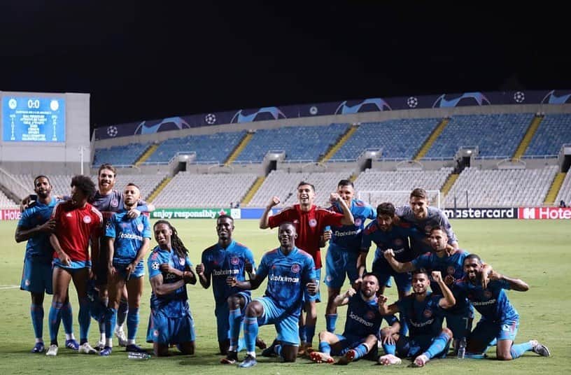 ヨゼ・ホレバスのインスタグラム：「Next stop @championsleague group stage !  Well done boys 💪🏽 #olympiacos #jh25」
