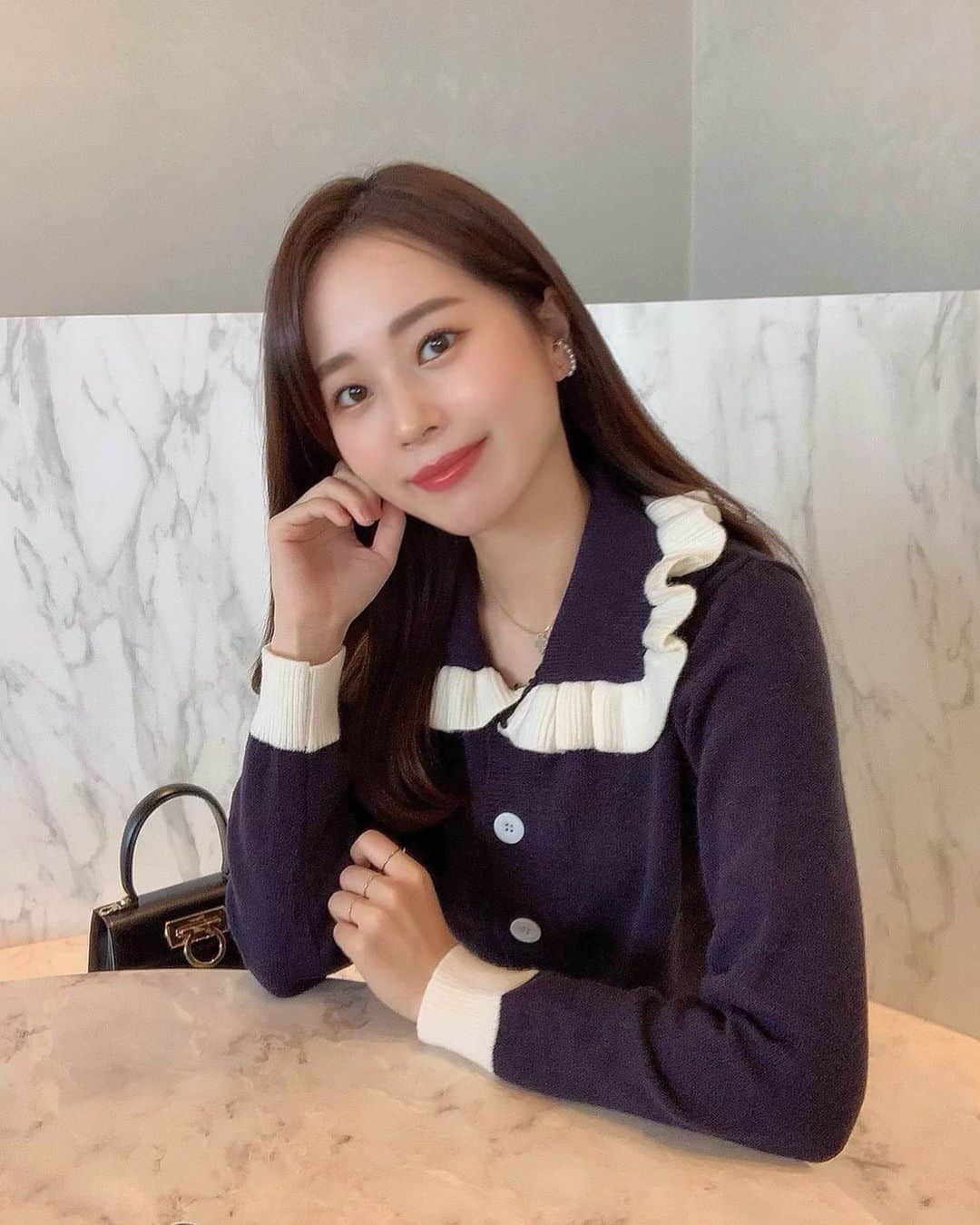 ハンナミのインスタグラム：「今日 🤍✨ 前髪はやくのびないかな〜 🙄  #메리추석」