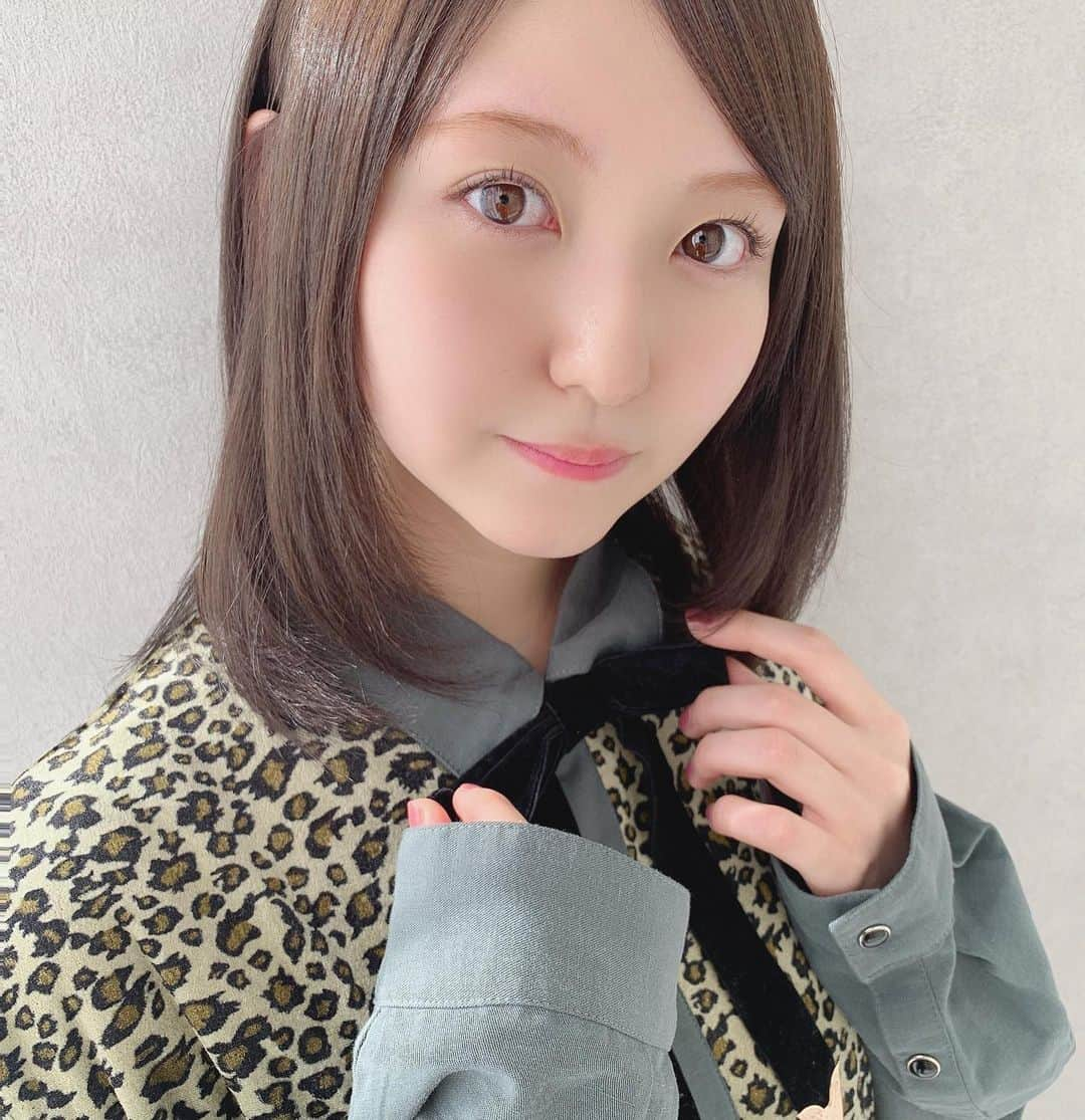 木村美咲のインスタグラム：「秋に向けて清楚にしたよ🐇❤︎ 黒髪にしてイメチェン！好きかい？？」