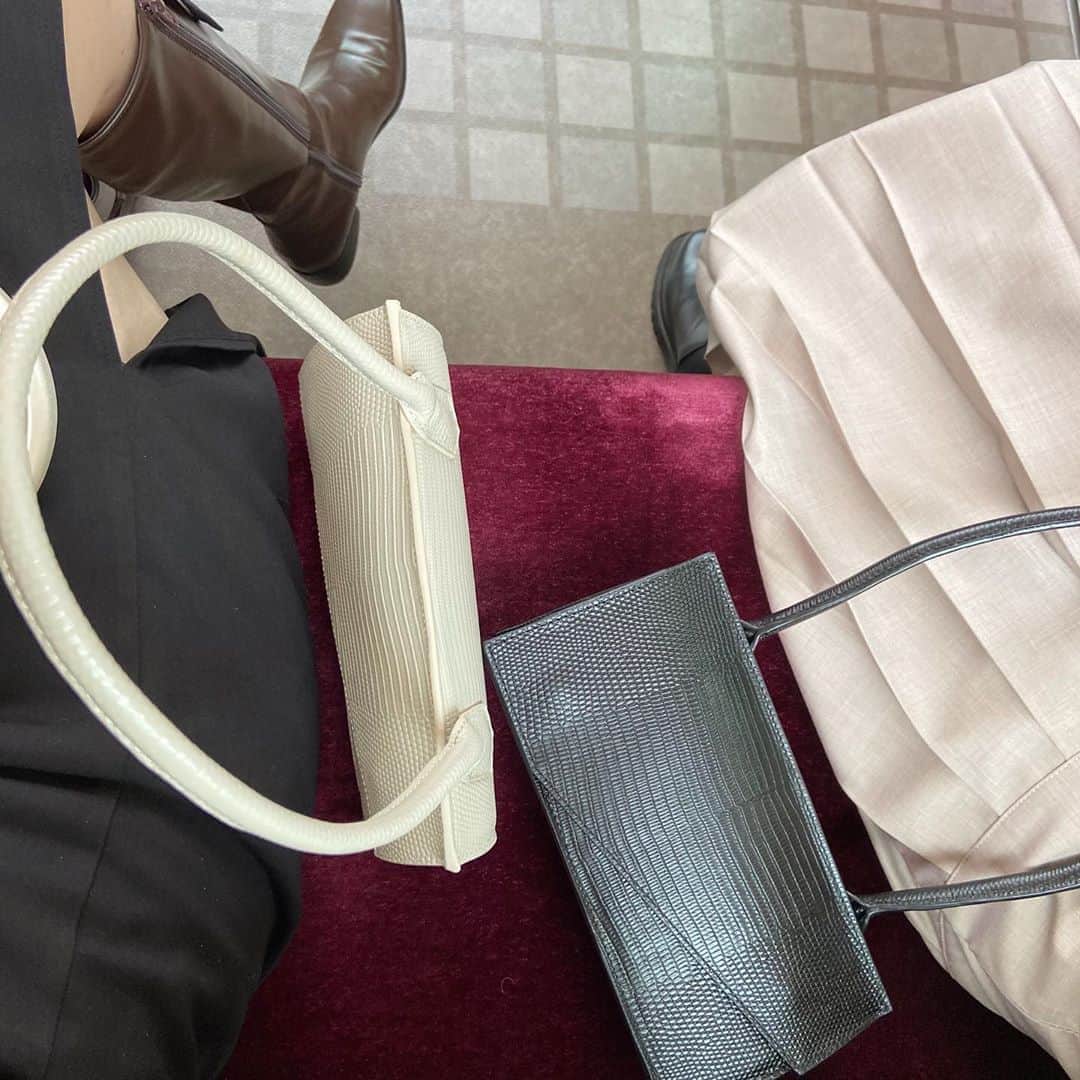 i am aiのインスタグラム：「🖤🤍 ㅤㅤㅤㅤㅤㅤㅤㅤㅤㅤㅤㅤㅤ #秋準備 #shoponpon」