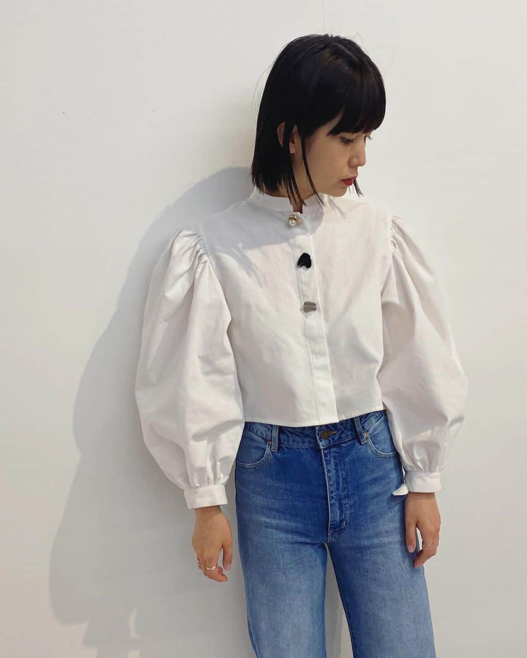 HONEY MI HONEY OFFICIALさんのインスタグラム写真 - (HONEY MI HONEY OFFICIALInstagram)「”Mix and match outfits!”  『ELLIE』 design button puffsleeve blouse 着回しcoordinate💫 ¥15,000 wh  1. ELLIE ・design button mermaid skirt ¥19,500 bk  2. ELLIE ・sheer button pants ¥22,500 grn  3. ・ wool salopette ¥21,000 gy  @honeymihoney_official  @honeymihoney_style  #HONEYMIHONEY #表参道 #原宿 #南堀江 #大阪 #时尚 #我的最愛 #ハニーミーハニー #tokyo #osaka #outfit #fashion @ellie_official_____  #ELLIEjp」9月30日 20時53分 - honeymihoney_official