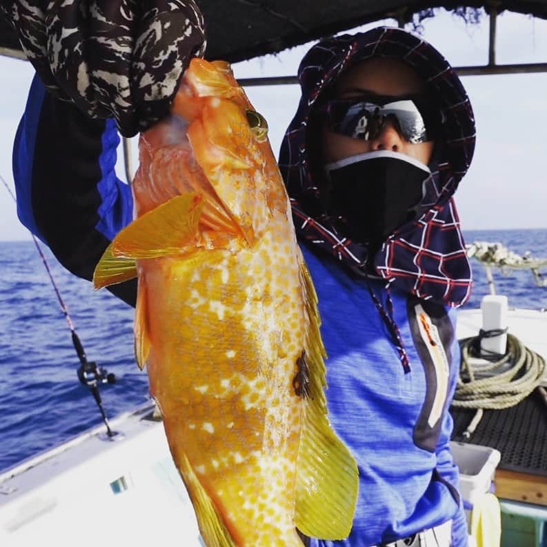 仲里依紗のインスタグラム：「YouTubeに釣り動画あげました🎣 みてね☀️ とりあえず、これ、仲里依紗です。」