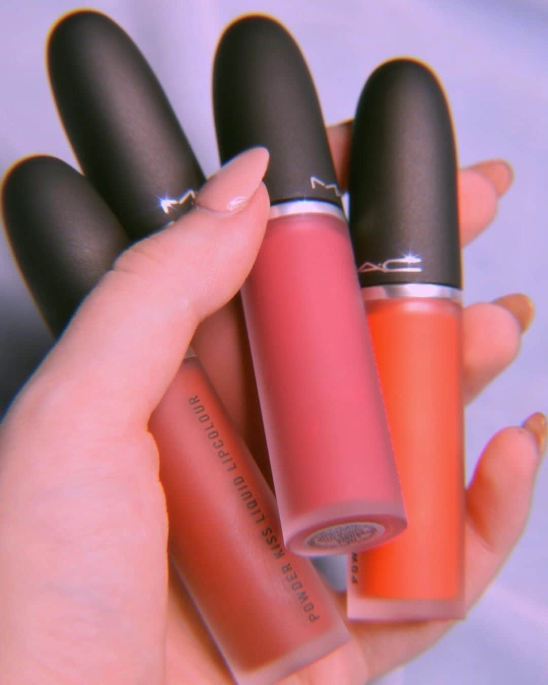 M·A·C Cosmetics UK & Irelandさんのインスタグラム写真 - (M·A·C Cosmetics UK & IrelandInstagram)「On Wednesdays we wear Powder Kiss 💋 💁‍♀️ A weightless kiss of matte, moisturising colour. ⁠ ⁠ Which shade is your go to? Pink, orange or red? 💄 ⁠ ⁠ #MACPowderKiss #PowderKiss #MACCosmeticsUK #MACCosmetics」9月30日 21時01分 - maccosmeticsuk