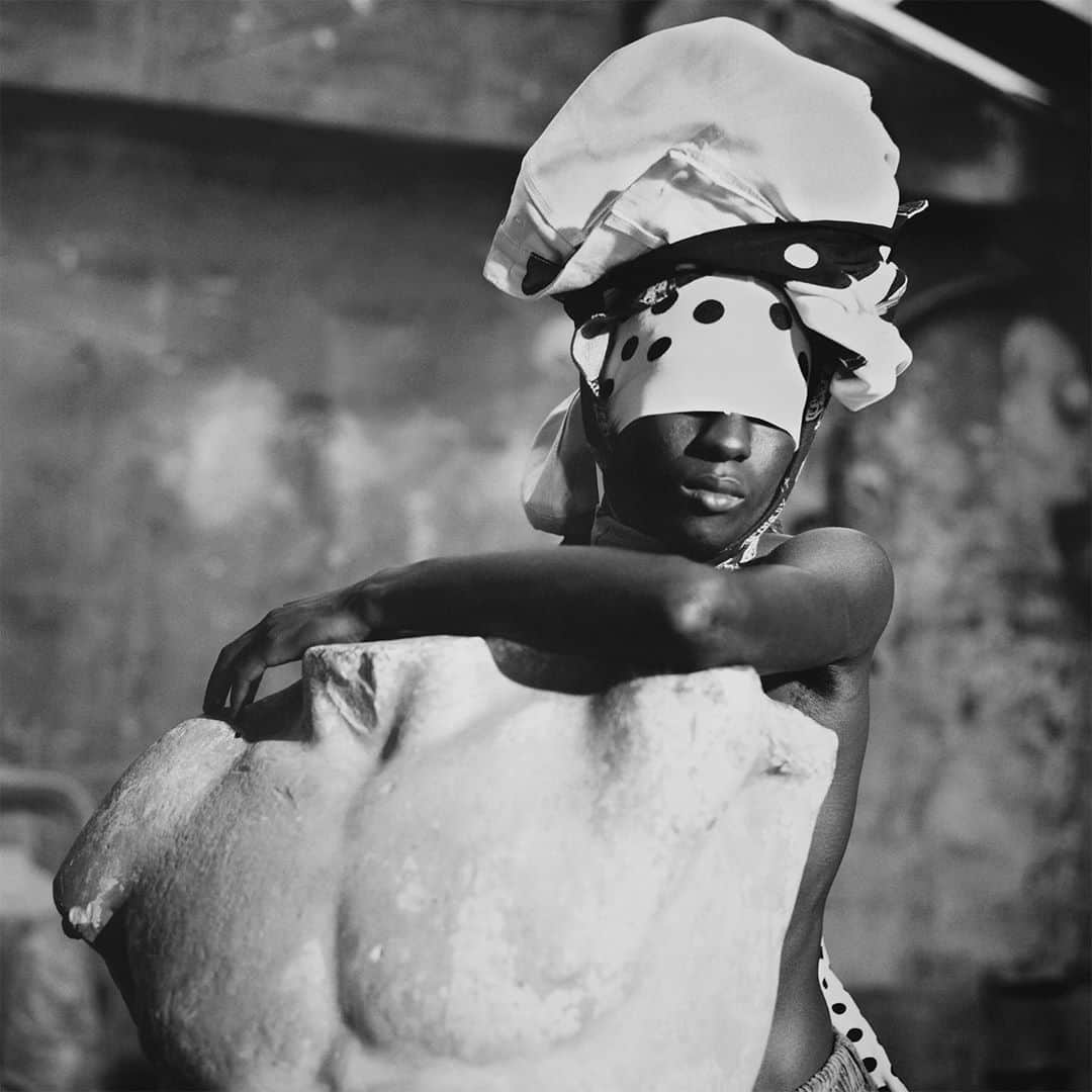 ポールスミスさんのインスタグラム写真 - (ポールスミスInstagram)「50 Years of Creativity \ 5 of 5 / Naguel Rivero   Argentinian photographer, @naguelrivero, explores the relationship between tailoring, sculpture and the human body with a company of streetcast models photographed and filmed in a Parisian sculpture atelier.  #PaulSmith50 #film #fashion #tailoring #sculpture」9月30日 21時06分 - paulsmithdesign