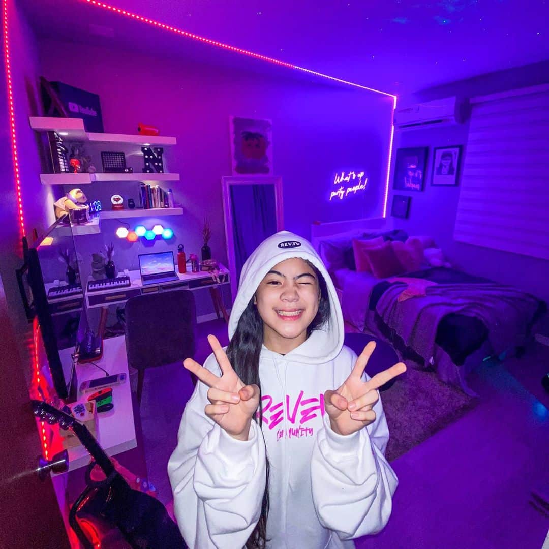 Niana Guerreroのインスタグラム：「i love tomatoes」