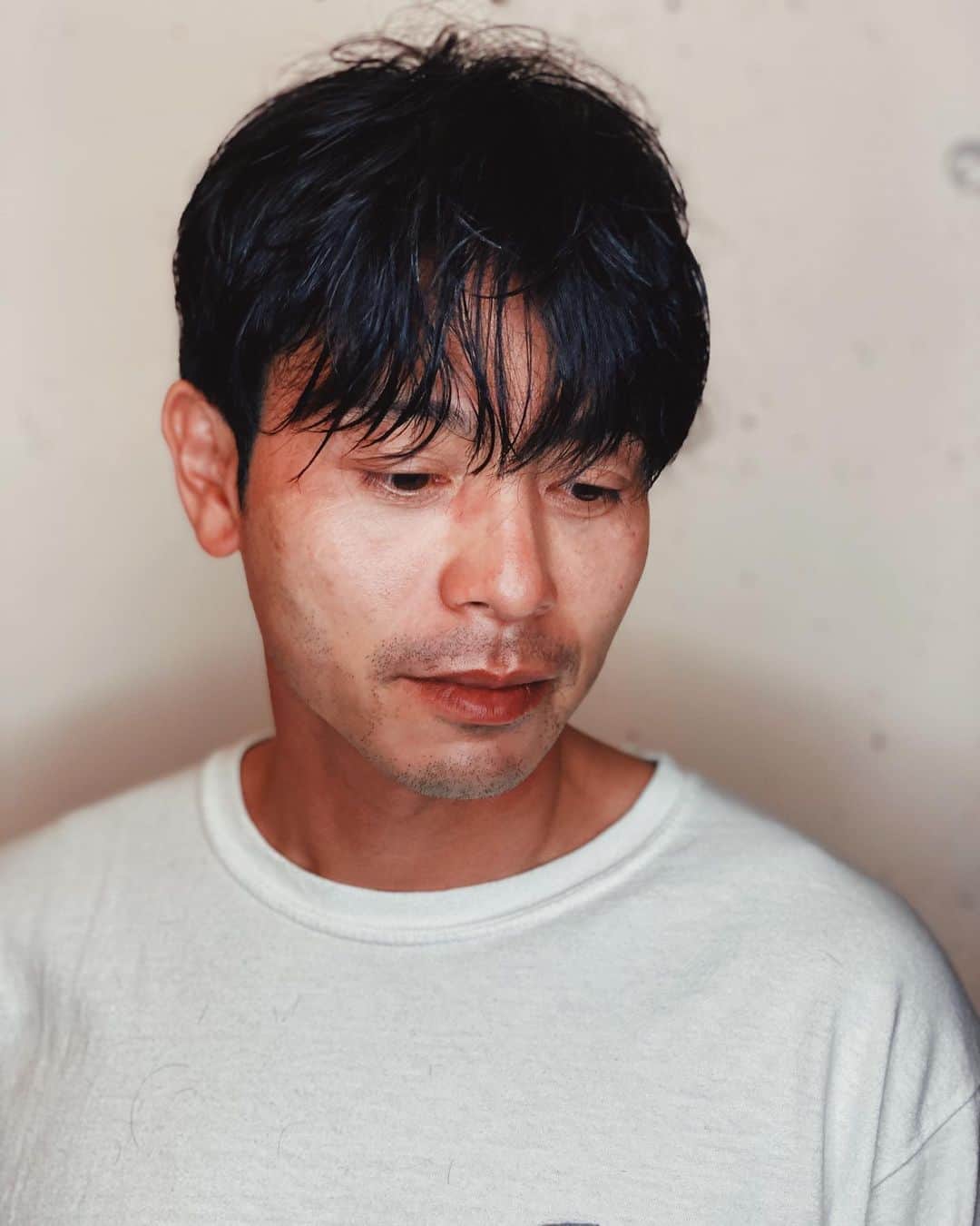青木大輔さんのインスタグラム写真 - (青木大輔Instagram)「役者の　@hisashi_yoshizawa  少しヘアーデザイン変えました 趣味も近いから、毎度話も面白い！ この髪型なら、海上がりグシャグシャでOKよ！👌🏽 @hisashi_yoshizawa  #吉沢悠 #daisukeaoki #青木ダイスケ」9月30日 21時38分 - daisukeaoki_tiechel