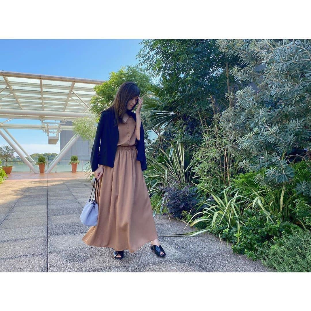 大谷朋子さんのインスタグラム写真 - (大谷朋子Instagram)「♡ * 朝から楽しい1日でした♫ * 学校から帰って宿題してサッカーも頑張ったので、 夜はお友達とご飯してゲームして、、笑 私も息子も満たされました💚 * それにしても涼しくなっちゃって。 今は気持ちいいけど、これ以上寒くなったら もう動けない。。 * * onepiece: #ciena @ciena_official @stylebar_official bag: #perche @perche__official  * 2wayの #ドロストショルダーバッグ は、 スエードが秋らしくて可愛い♡ * * #シエナ #stylebar  #fashion #coordinate  #ペルケ #秋服 #秋服コーデ  #fashion #coordinate」9月30日 21時46分 - tomoko_ohtani