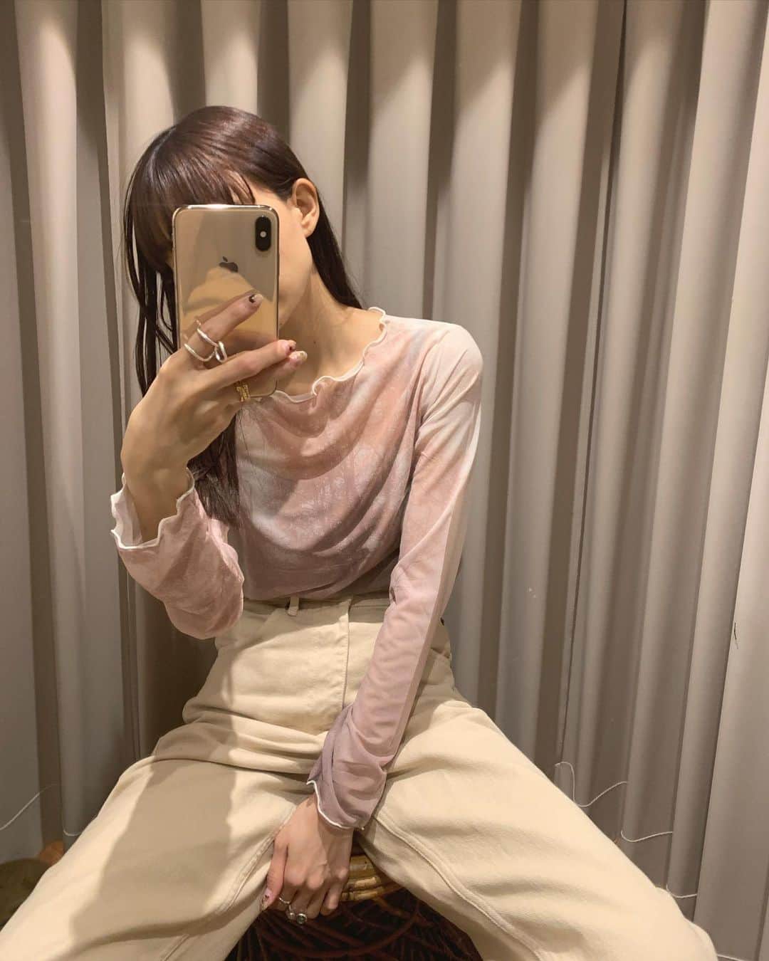 佐藤里緒菜のインスタグラム：「_ nature sheer tops は forestにしました 🌳 @marte_vintage」