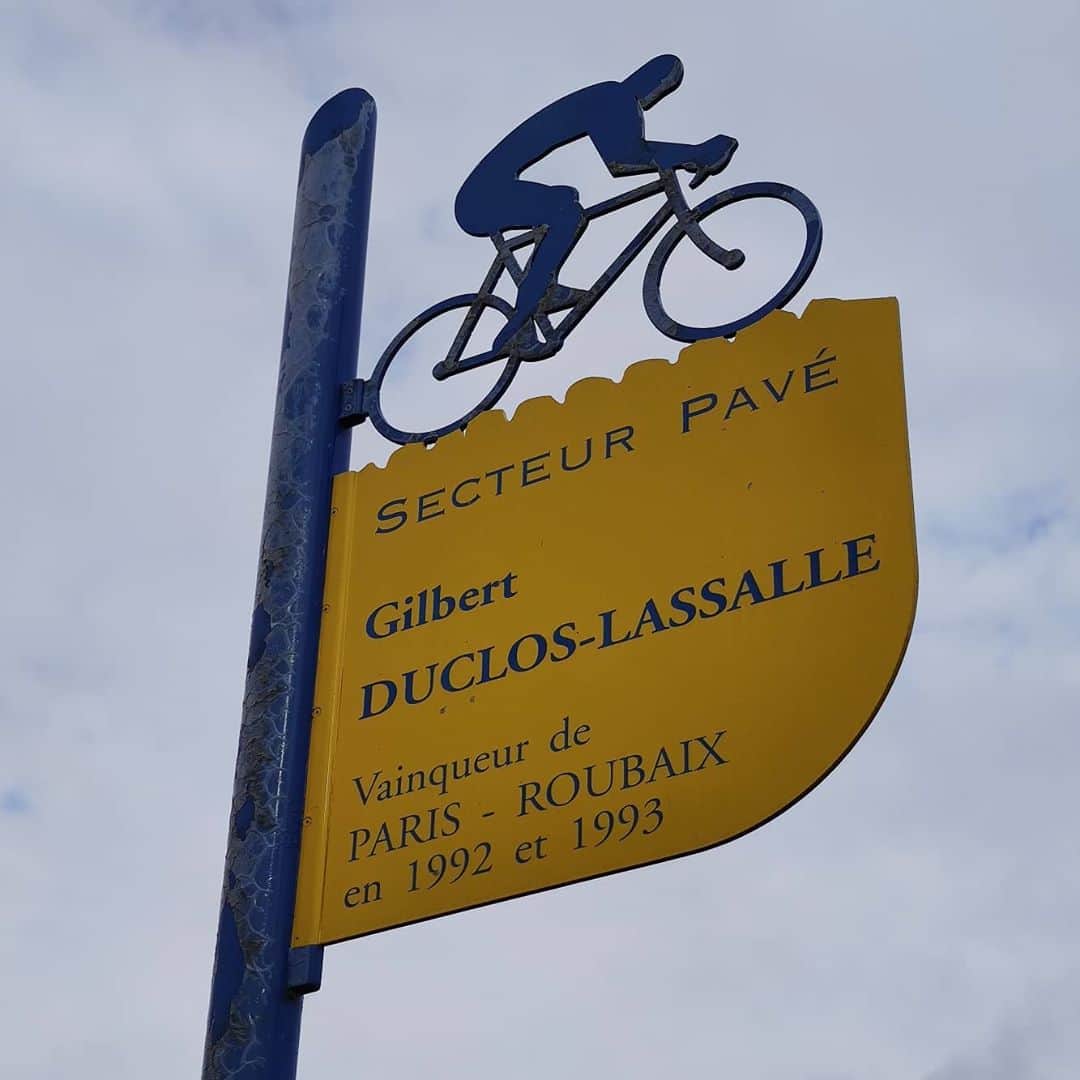 別府史之さんのインスタグラム写真 - (別府史之Instagram)「Roubaix training camp done 🇨🇵 On the way home now🧳 #Parisroubaix」9月30日 21時49分 - fumybeppu