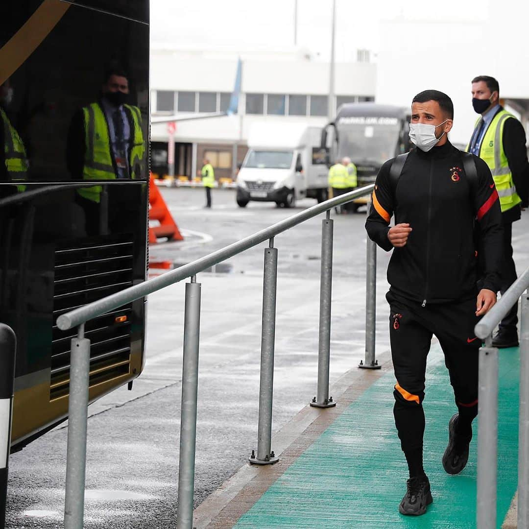 ガラタサライSKさんのインスタグラム写真 - (ガラタサライSKInstagram)「🛬 Galatasarayımız, resmi sponsorumuz @turkishairlines uçağıyla Glasgow'a iniş yaptı. #RANvGS #UEL」9月30日 21時54分 - galatasaray