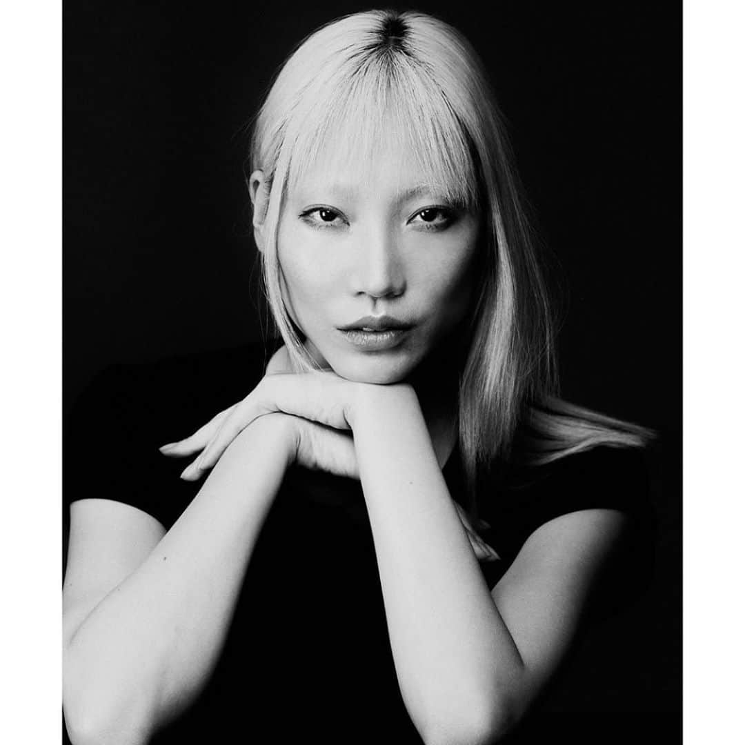 パク ・スジュのインスタグラム：「@lorealparis portrait by @flavienprioreau 💅🏻」