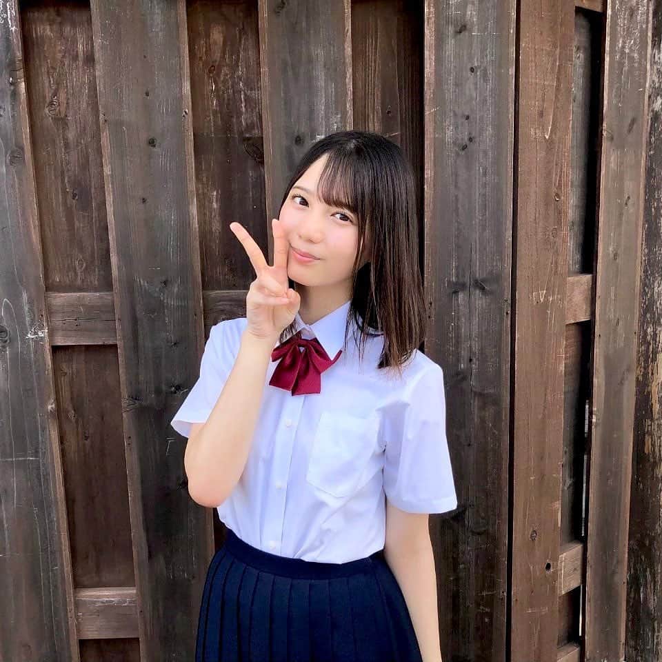 小坂菜緒ファンアカウントのインスタグラム：「本日9月30日(水)発売の「月刊エンタメ」11月号の表紙&巻頭に菜緒ちゃんが登場🦕  #小坂菜緒#こさかな#日向坂46#月刊エンタメ #小坂推し」