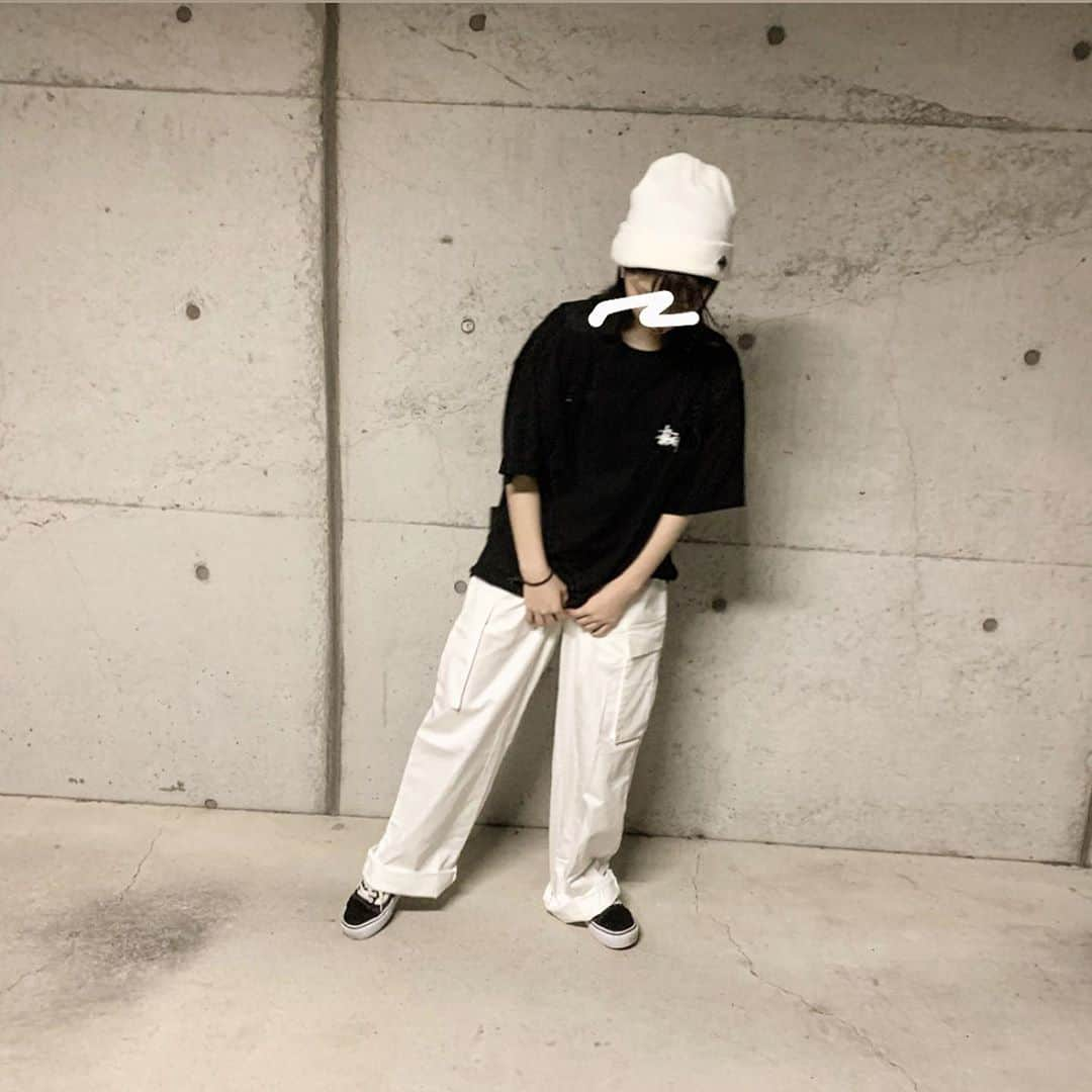 スズさんのインスタグラム写真 - (スズInstagram)「🏳️ ︎︎ ︎︎ tops @stussy  pants @aulait_official  shoes @vans   #ootd #ootdfashion #fashionstyle #fashiongram」9月30日 22時33分 - suzunskd