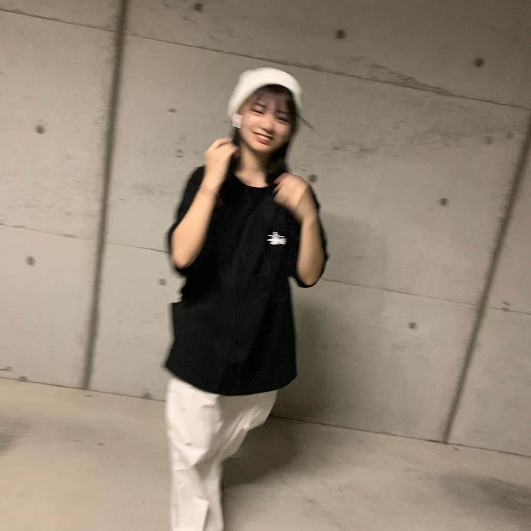 スズさんのインスタグラム写真 - (スズInstagram)「🏳️ ︎︎ ︎︎ tops @stussy  pants @aulait_official  shoes @vans   #ootd #ootdfashion #fashionstyle #fashiongram」9月30日 22時33分 - suzunskd