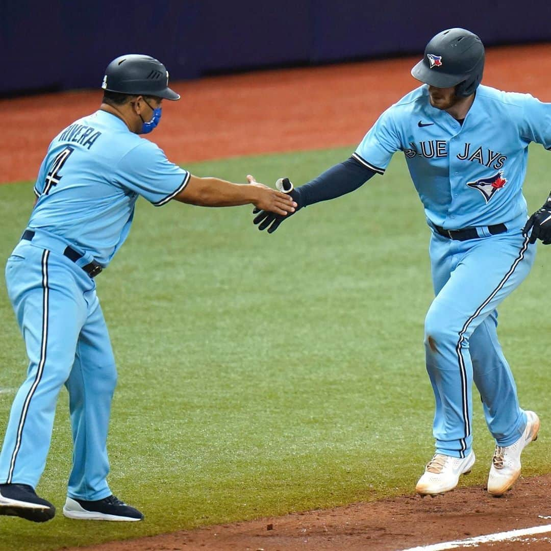 トロント・ブルージェイズさんのインスタグラム写真 - (トロント・ブルージェイズInstagram)「@d_jansen31 is the 2nd player in team HISTORY with a multi-homer game in the Postseason! #WeAreBlueJays」10月1日 8時10分 - bluejays