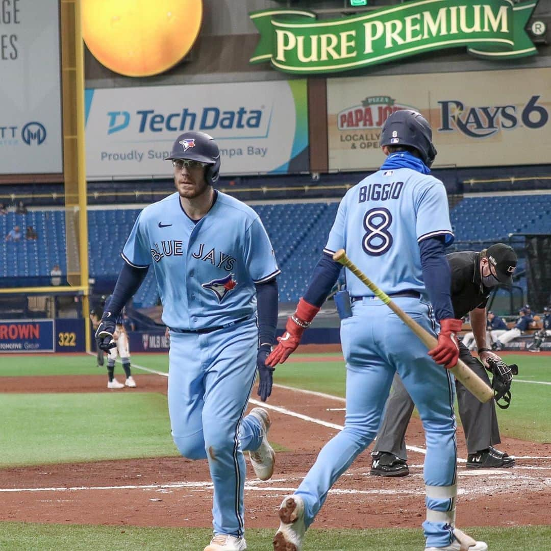 トロント・ブルージェイズさんのインスタグラム写真 - (トロント・ブルージェイズInstagram)「@d_jansen31 is the 2nd player in team HISTORY with a multi-homer game in the Postseason! #WeAreBlueJays」10月1日 8時10分 - bluejays