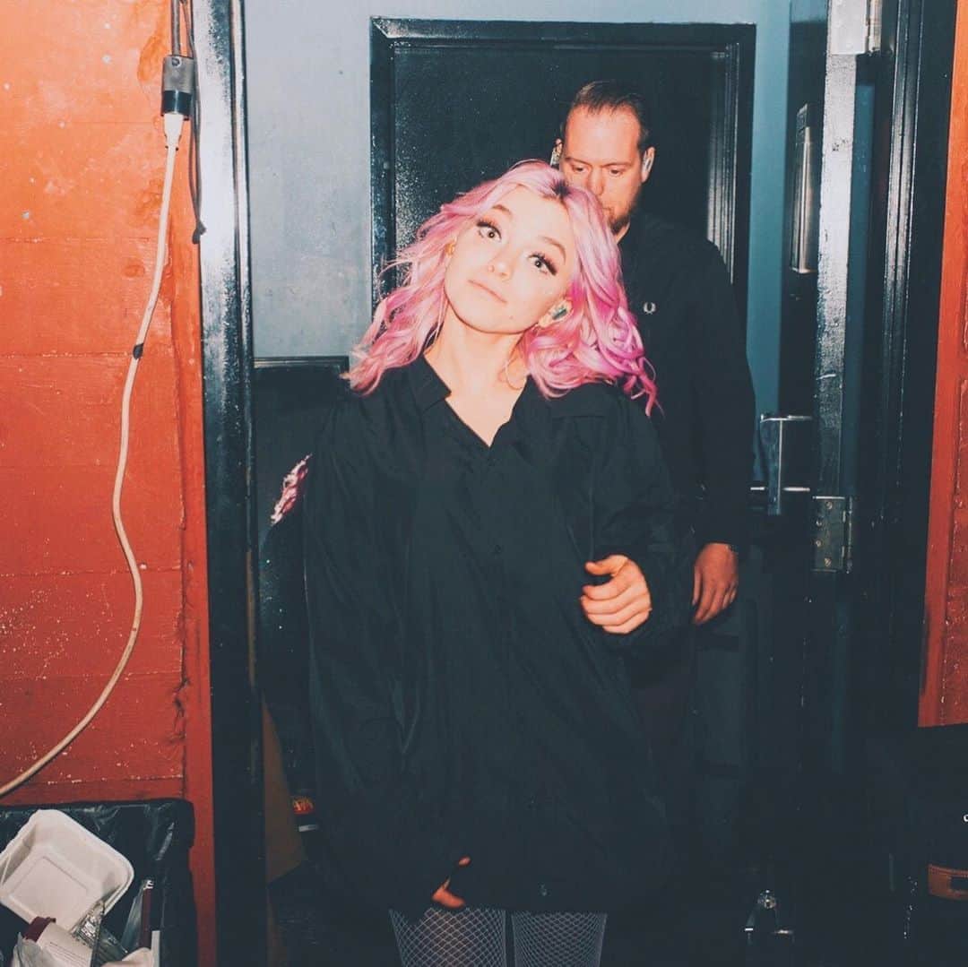 HEY VIOLETのインスタグラム：「swipe up on our story for more information on how to help those who make live shows possible and have been severely impacted by the covid-19 pandemic. show some love by spreading the word, using the hashtag, and donating!! #WEMAKEEVENTS」
