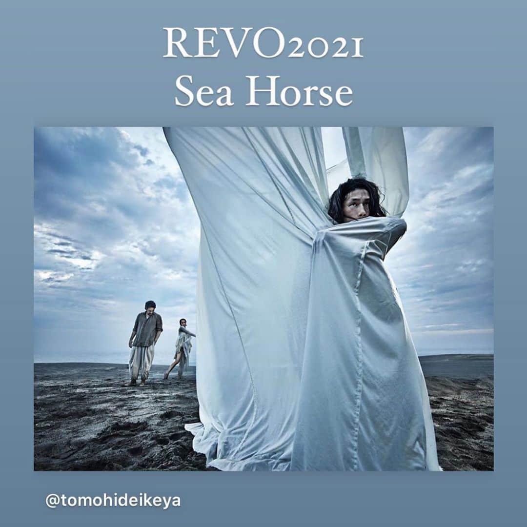 広崎うらんのインスタグラム：「REVO2021 『Sea Horse』  #デュオアラモード2020  に登場した人物達はREVO次回作のキャラクターでもありました。  写真撮影　池谷友秀」