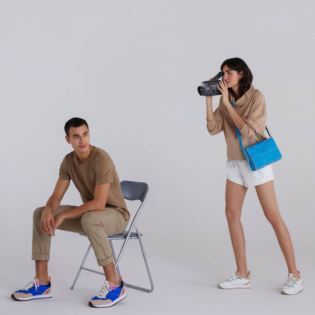 Schutzのインスタグラム：「CAPTURE WHAT YOU LOVE WITH STYLE ❤️ #schutzninety」
