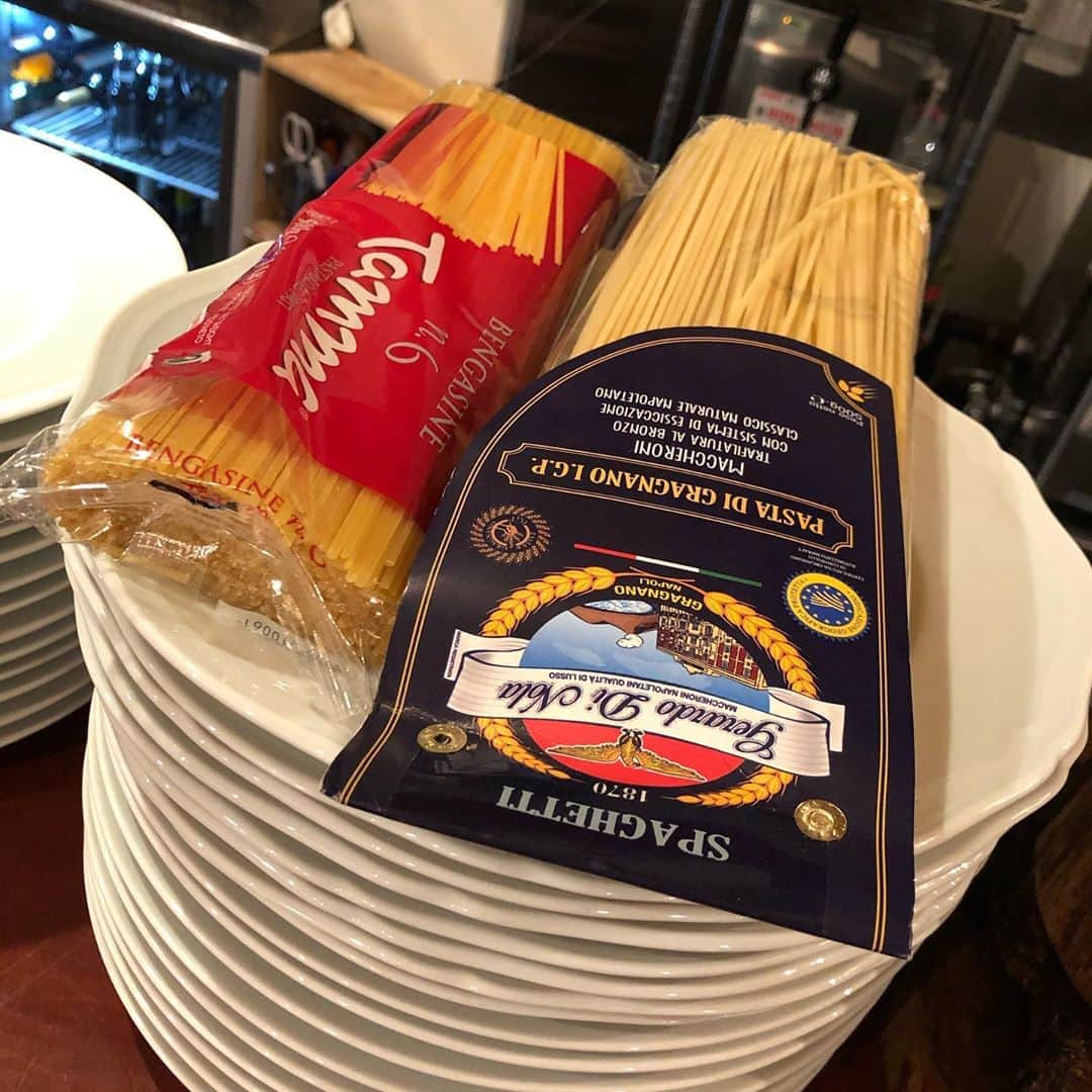 高橋リタさんのインスタグラム写真 - (高橋リタInstagram)「おすすめパスタとクルマの話しと、、、 サザエのラグーのパスタが好みじゃないって偉そうなこと言ったのは覚えてる🤣💦 #ピザ屋さんの件ブーブー言ってたの内緒ね🤫」10月1日 9時18分 - jojopon