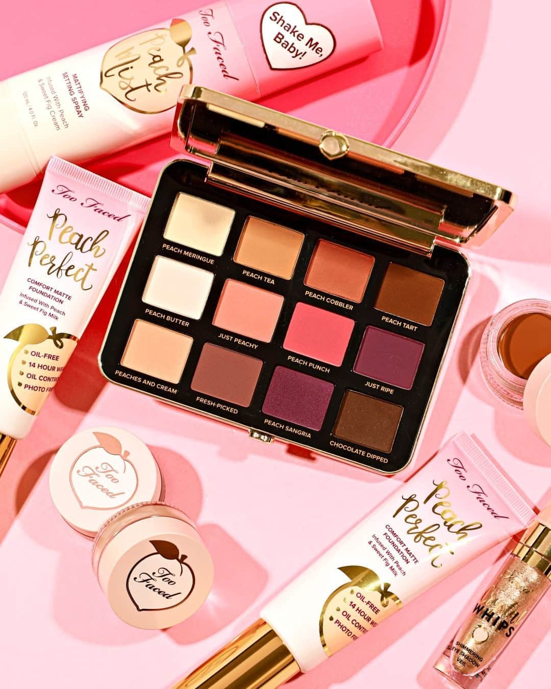 Too Facedさんのインスタグラム写真 - (Too FacedInstagram)「Servin' up some peach perfection! 🍑 Complete your look with the 12 matte shades of warm peaches, buttery creams, and rich browns in our Just Peachy Mattes Eye Shadow Palette. #tfpeachesandcream #toofaced」10月1日 1時00分 - toofaced