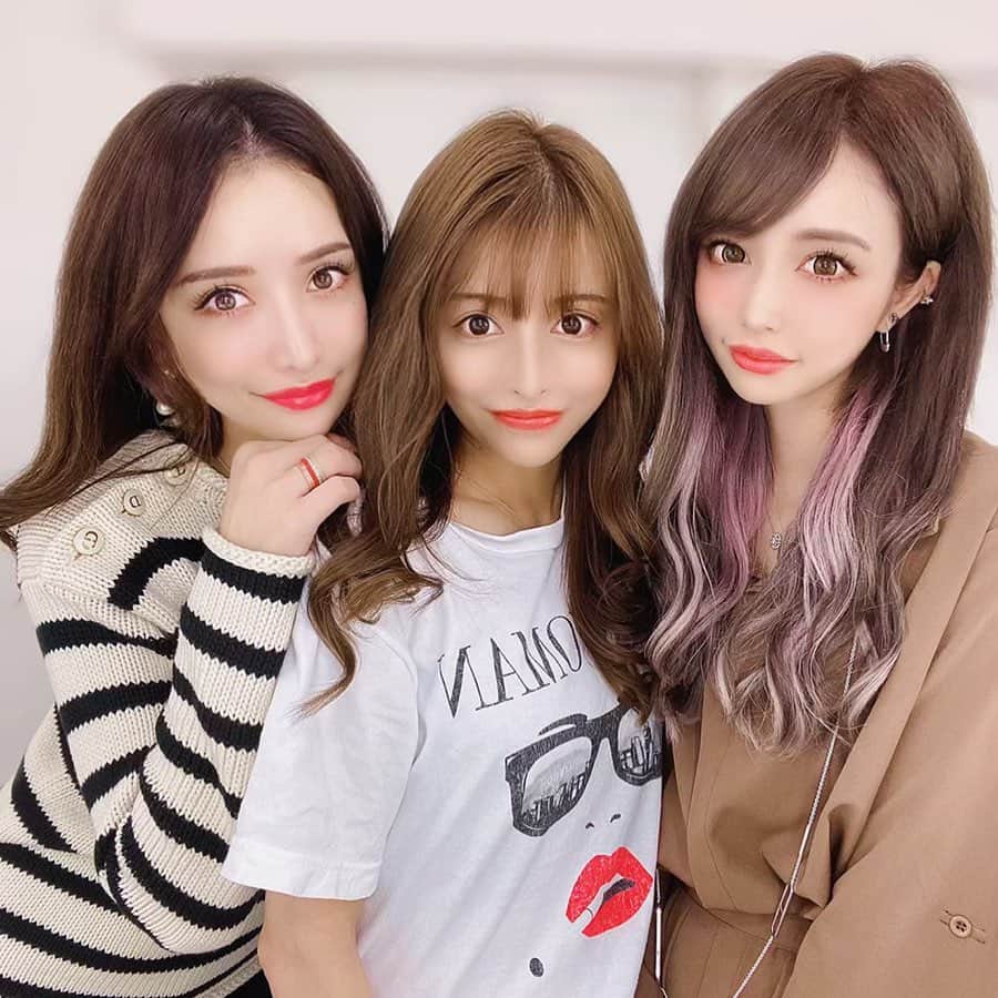 サキ吉さんのインスタグラム写真 - (サキ吉Instagram)「今日もこの3人一緒だたよん🥰❤️ 撮影お疲れ様💞 ． #shooting #撮影 #styleknot #セレクトショップ #アパレル #pinksxx #また来月すぐ会える❤️」10月1日 1時15分 - sakikichi1201