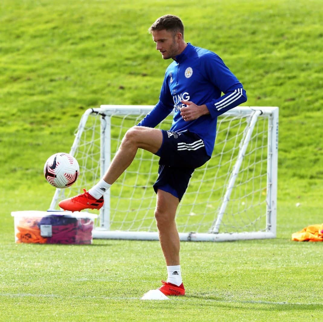 アンディー・キングのインスタグラム：「Training all week with no game is hard but it’s important I’m ready for my next challenge. Thanks @lcfc for allowing me to train and prepare with the team as normal. Excited for what the future holds 💪🏼⏳⚽️」