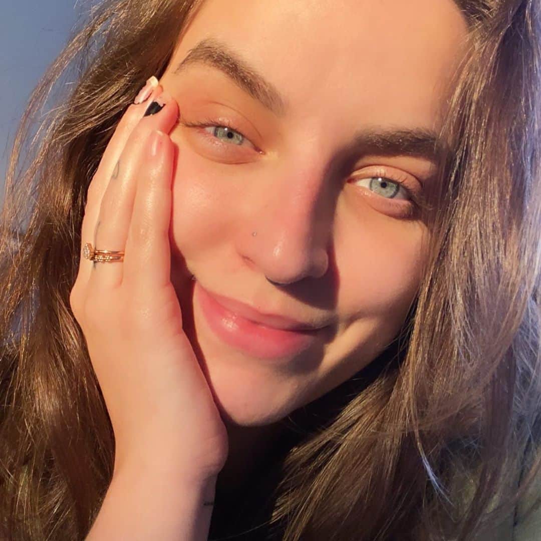 Bruna Unzuetaのインスタグラム：「Oi, como você está? :)」