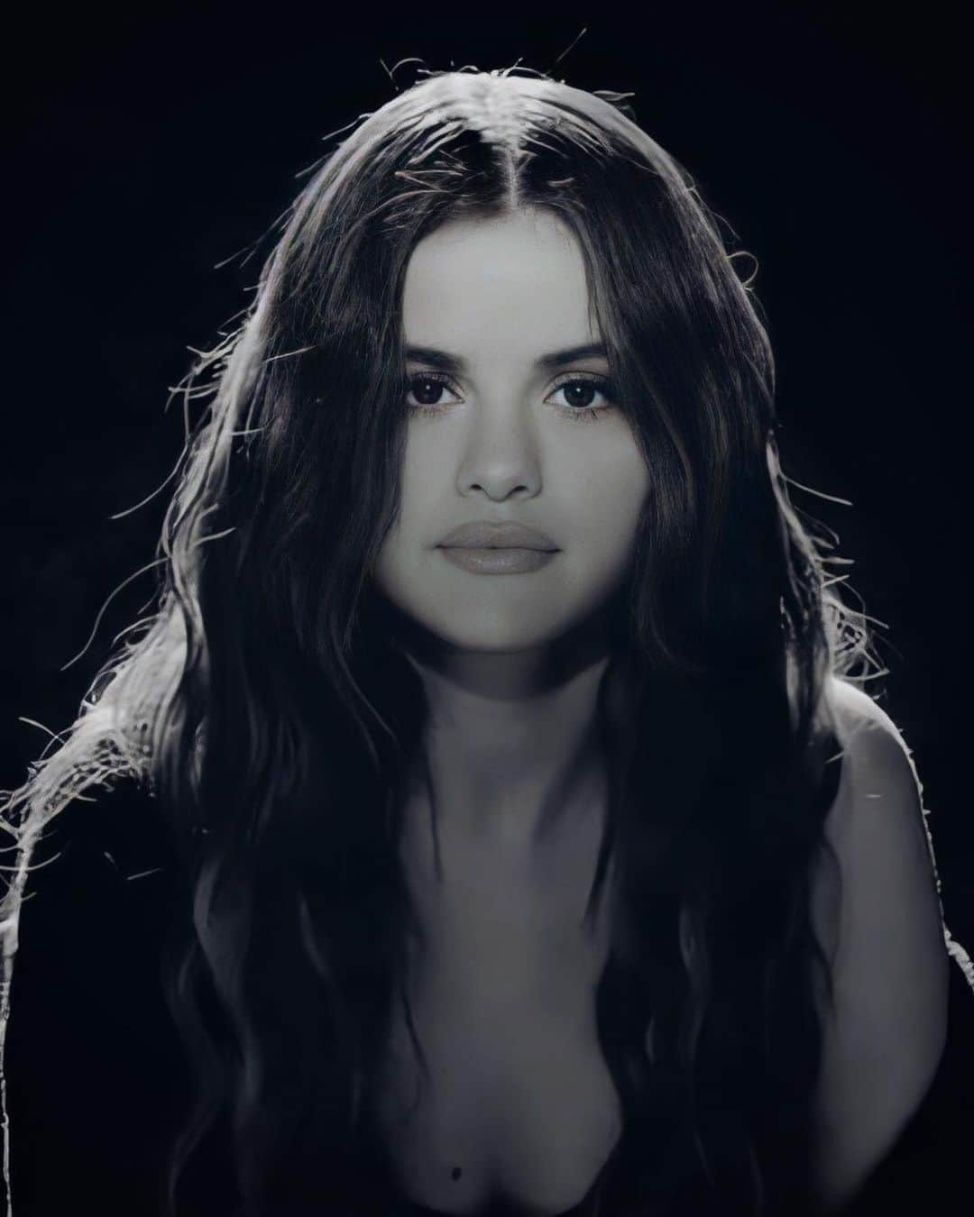 Always With Selenaのインスタグラム：「SELENA DESERVES A GRAMMY」