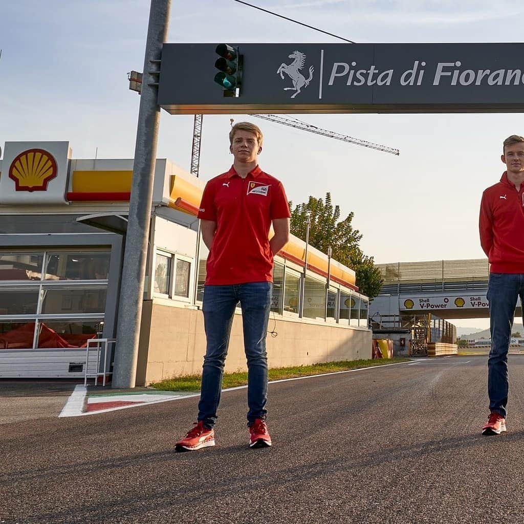 F1さんのインスタグラム写真 - (F1Instagram)「Their F1 weekend debuts are coming 🔜  And to get ready for their big day, Ferrari Driver Academy and F2 stars Mick Schumacher, Callum Ilott and Robert Shwartzman had a run out at Ferrari's Fiorano test track in the 2018 SF71H  📸 @ferraridriveracademy  #F1 #Formula1 #Motorsports #RoadToF1 @ferraridriveracademy @fiaf2championship」10月1日 2時01分 - f1