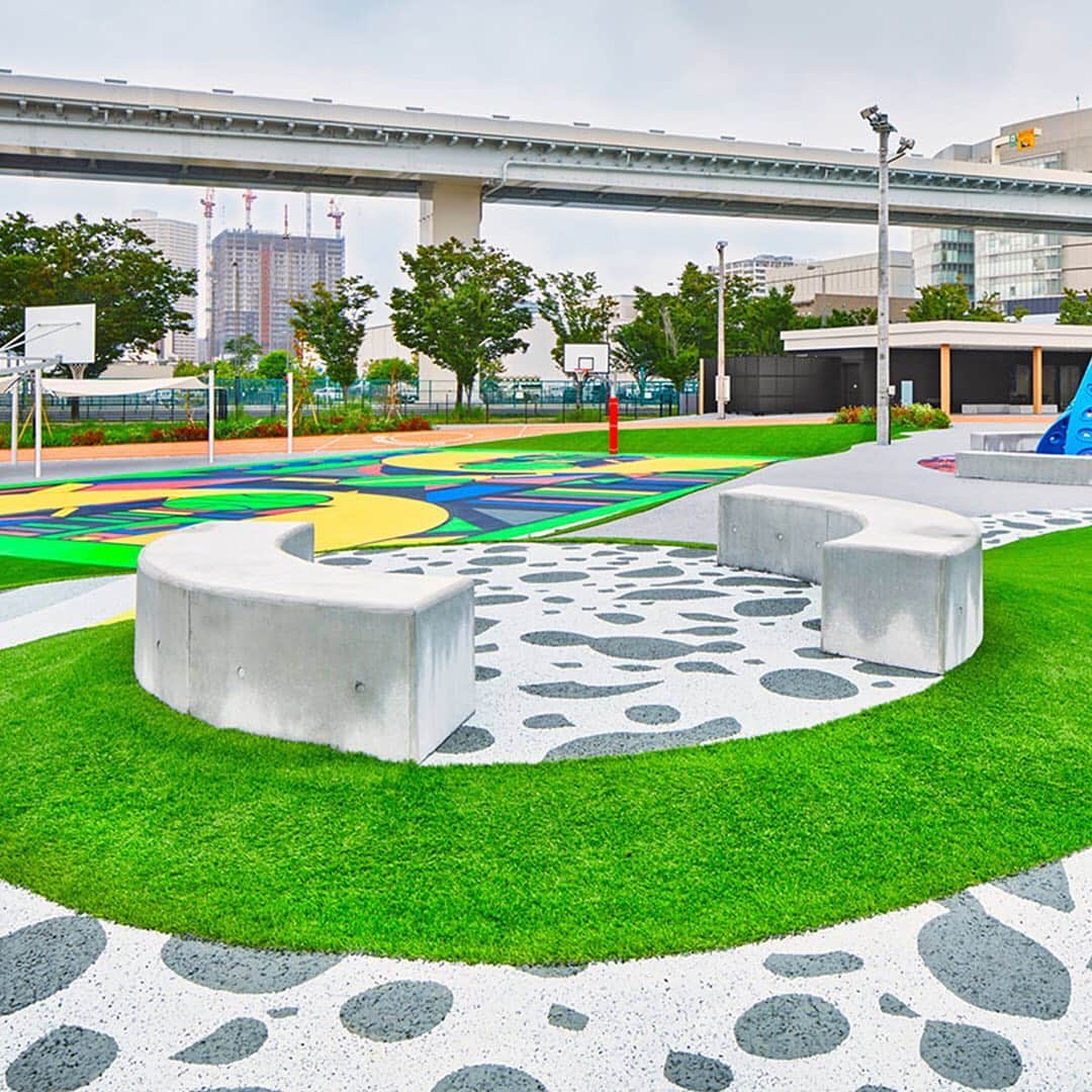 HYPEBEASTさんのインスタグラム写真 - (HYPEBEASTInstagram)「#hypeAF: @nike Japan is set to open a multi-colored playground in Tokyo. Dubbed “TOKYO SPORT PLAYGROUND SPORT x ART,” the place will be one of a handful of public sports-friendly playgrounds within the city. The park features a running track that measures at approximately 280 meters, a multi-colored basketball court, a skatepark, a roundabout, and open spaces where visitors can practice yoga or dance. The playground’s design was inspired by six Nike silhouettes: Cortez Track, Waffle Racer, ACG Adventure, and Air Raid. The park opens on October 10 in Toyosu, Tokyo. ⁠⠀ Photo: Nike JP」10月1日 2時17分 - hypebeast