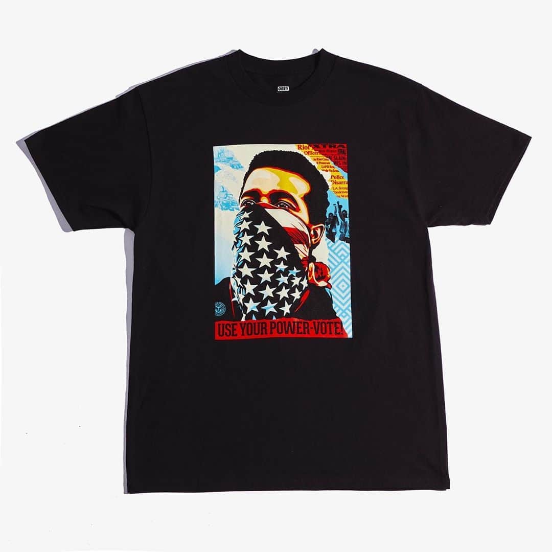Shepard Faireyのインスタグラム：「The Use Your Power - Voting Pack, designed by my @studionumberone team and me, is available now on @obeyclothing! This pack is dedicated to the voting process, encouraging people to use their rights and make a difference at the polls. Voting allows the ability to speak your mind and elect officials you feel are most beneficial to the country's growth and direction, regardless of party affiliation or beliefs. As the ACLU says, "Voting is the cornerstone of our democracy and the fundamental right upon which all our civil liberties rest."⁠⠀ ⁠⠀ The "American Rage" image is a celebration of protest as a form of civic participation in democracy. I don't ever condone violence or looting, but I understand why things can reach a boiling point, resulting in riots, when people feel that the American system has failed them over and over. Martin Luther King Jr. said, "A riot is the language of the unheard." King also condemned politicians who "are more devoted to order than justice." I urge people not to conflate peaceful protest with "criminal agitation" or "inciting a riot." When the system fails the people, it is nothing short of patriotic for the people to protest for a solution.⁠⠀ ⁠⠀ Use Your Power will fall under @obeyclothing's OBEY Awareness program. Profits will be split between the @ACLU_nationwide and reinvestment of funds into producing and distributing materials leading up to the November election. You can purchase this collection and support through the link in bio.⁠⠀ ⁠⠀ It is extremely important to vote because democracy only works when we participate.⁠⠀ -Shepard」