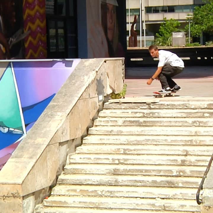 ヴィンセント・ミルウ のインスタグラム：「MERIA 🗣 LINK IN BIO if you haven’t watched it  @freeskatemag  @globebrand  🎥: @lucciii__」