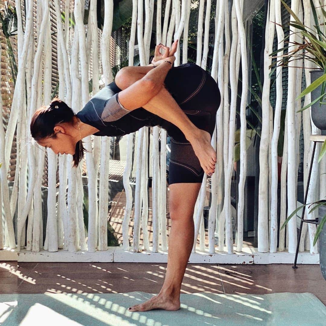 のインスタグラム：「Thanks again to @Xuanlanyoga for showing us how Zen styles complement women in motion. ⁠ We recommend the Flamingo for flexibility and balance. ⁠ ⁠ #WolfordFashion #WolfordYoga #yogainspiration #autumnwinter2020」