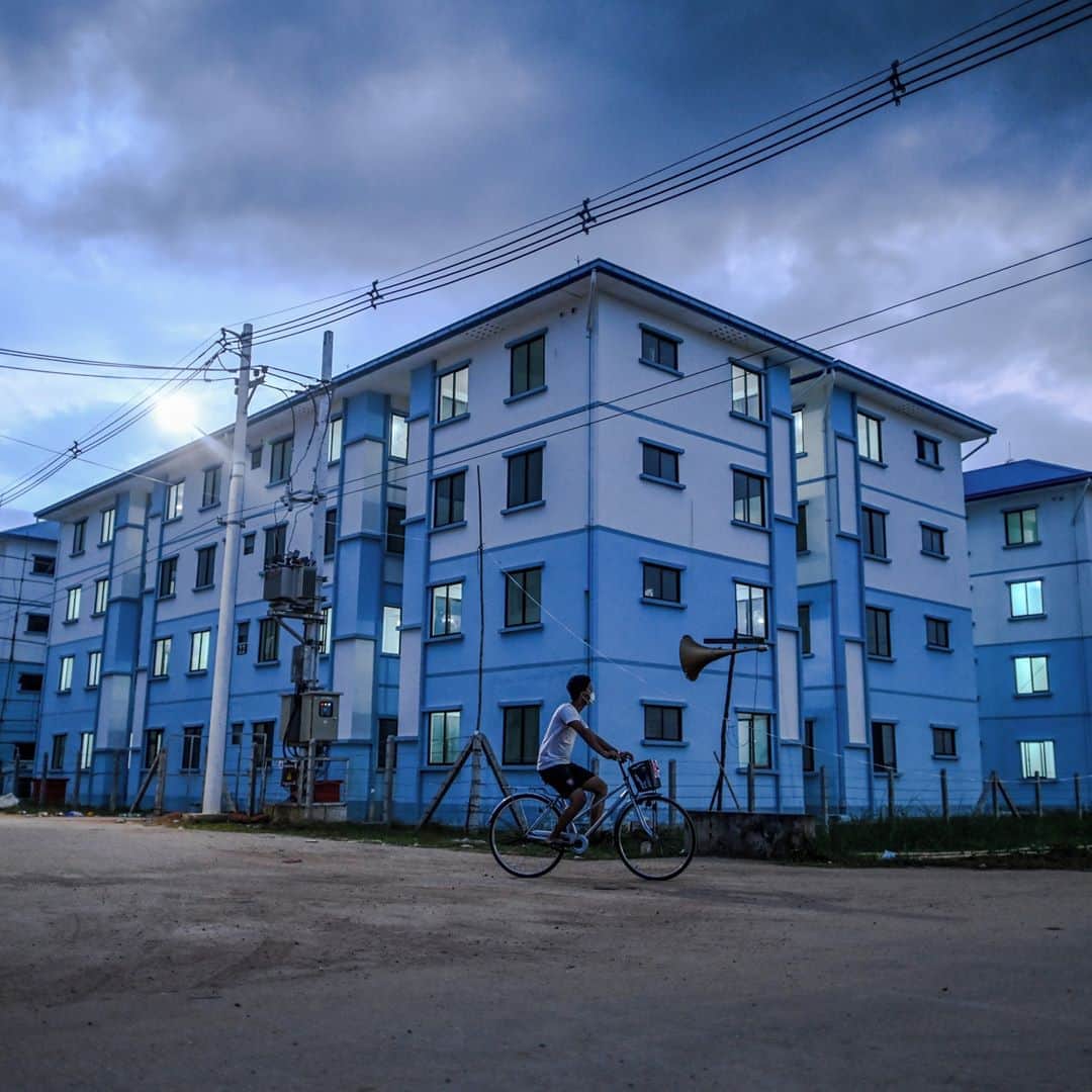 AFP通信さんのインスタグラム写真 - (AFP通信Instagram)「AFP Photo 📷 @yeaungthu - This photo taken on September 28, 2020 shows a volunteer cycling a bicycle in a quarantine facilities centre for COVID-19 novel coronavirus related cases in Yangon.」10月1日 3時02分 - afpphoto
