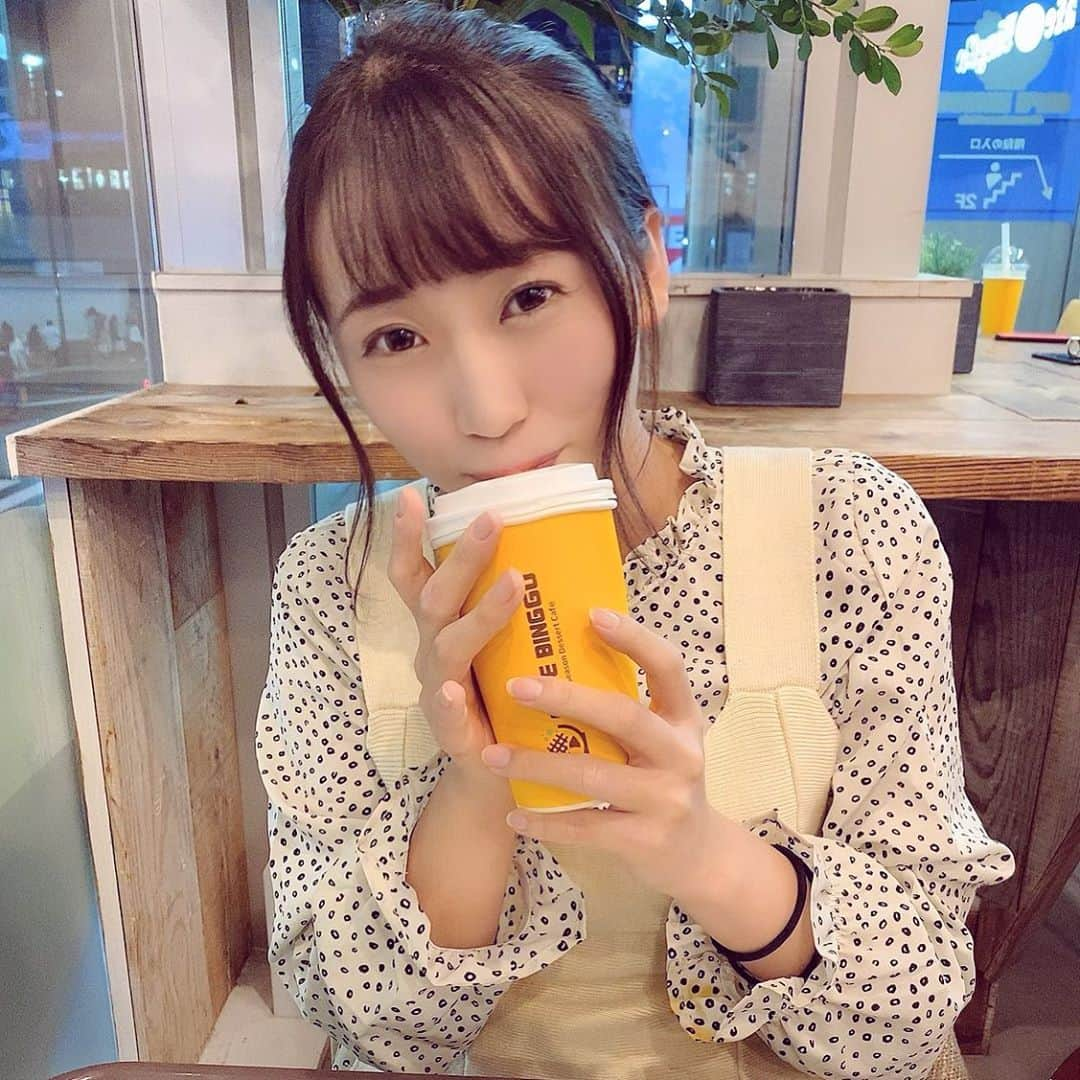 楠木まゆさんのインスタグラム写真 - (楠木まゆInstagram)「10がつぅ！ ・ #卒業まで3ヶ月切った #誕生月 #10月 #10月って毎年何かしら頑張ってたけど今年はどうしようか #新大久保 #新大久保カフェ #cafebinggo #チャイティーラテ」10月1日 2時54分 - kusunoki__mayu