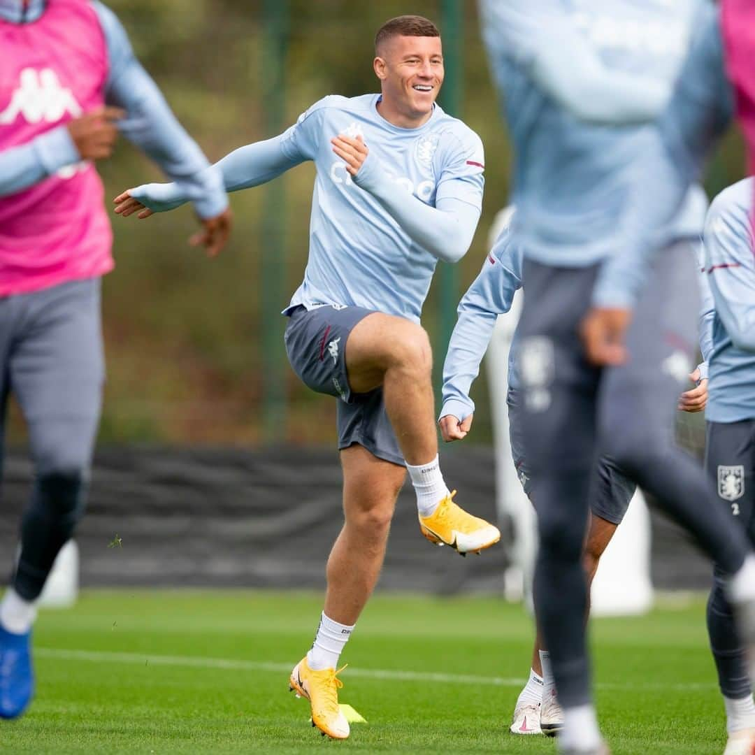 アストン・ヴィラFCさんのインスタグラム写真 - (アストン・ヴィラFCInstagram)「𝗗𝗔𝗬 𝗢𝗡𝗘 at Bodymoor Heath for @RossBarkley! ✅ #WelcomeRoss 🟣 #AVFC」10月1日 3時00分 - avfcofficial