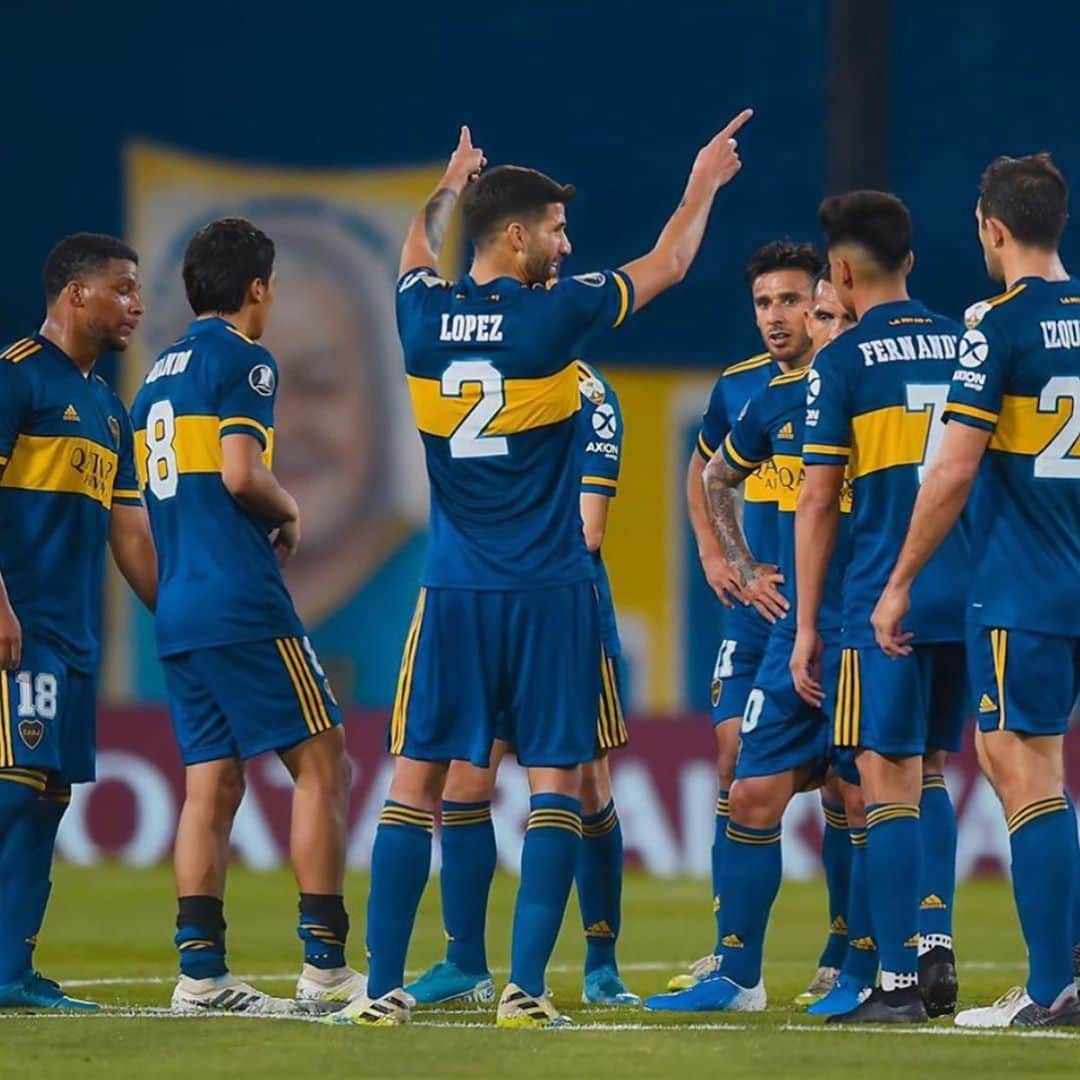 リサンドロ・ロペスのインスタグラム：「Muy Feliz de volver a vestir estos colores! Vamos por más! #VamosBoca #Clasificados」