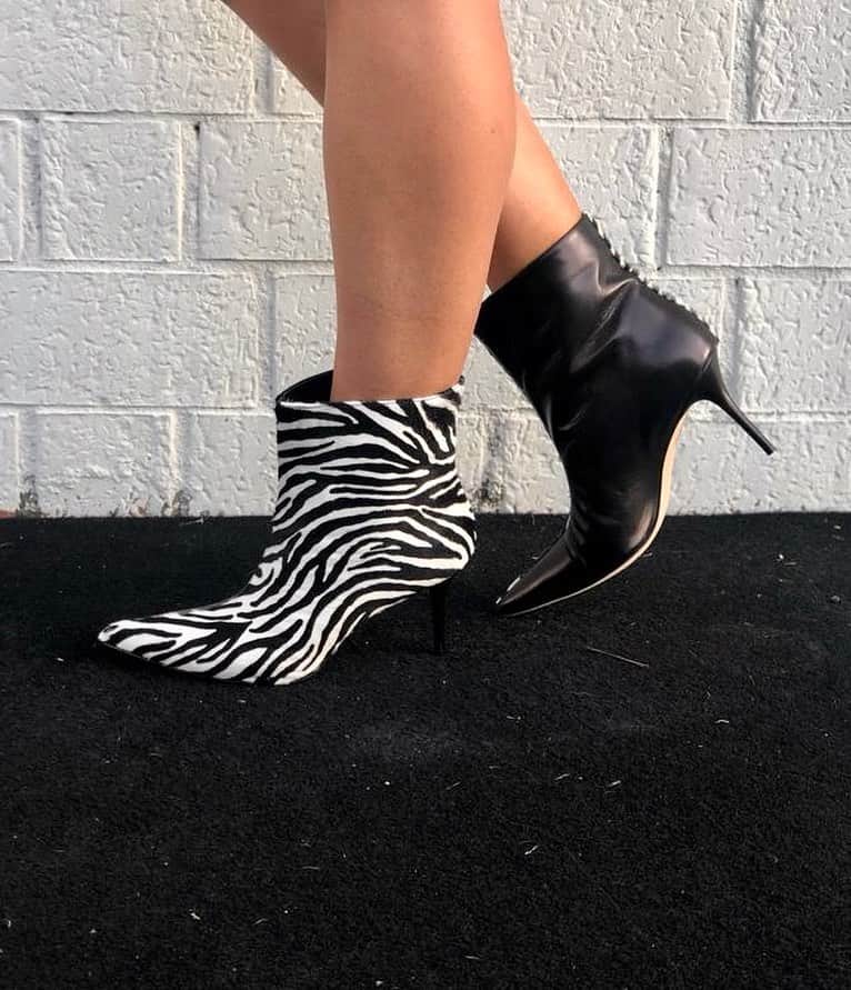 ジャンナメリアーニのインスタグラム：「Black in the inside, zebra in the outside 🦓🖤 #GiannaMeliani」