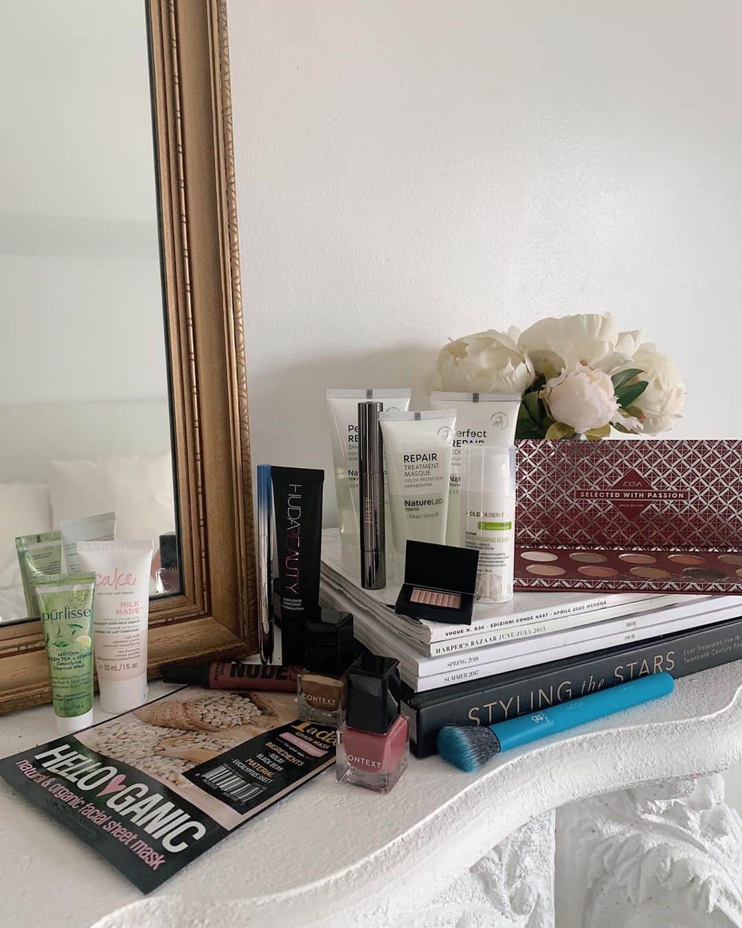 Kelsey Simoneさんのインスタグラム写真 - (Kelsey SimoneInstagram)「My September @ipsy is here & I’m loving it! Starting off fall with some new beauty goodies.. here’s what was in my bag! #ispypartner   @goldfadenmd BRIGHTENING ELIXIR PROTECT + REPAIR BRIGHTENING SERUM  @nudestix Lip Glace in Nude 08 @hudabeauty Complexion Perfection Pre-Makeup Base @julepbeauty Cushion Complexion Concealer in Ivory @naturelabtokyo Perfect Repair Travel Set @doucceofficial Freematic Blush Mono in Daydream  @modabrush Neon Angle Contour Blush Brush @contextskin Nail Polish Duo in Rocket Queen and Don't Cry @zoevacosmetics Eyeshadow Palette in Spice of Life @purlisse Matcha Green Tea + Lemon Detoxifying Charcoal Mask @helloganic_korea One a Day Sheet Mask Set @cakebeauty Milk Made Velveteen Body Cream @itembeauty Brow Chow in Medium Brown」10月1日 3時26分 - k.els.e.y