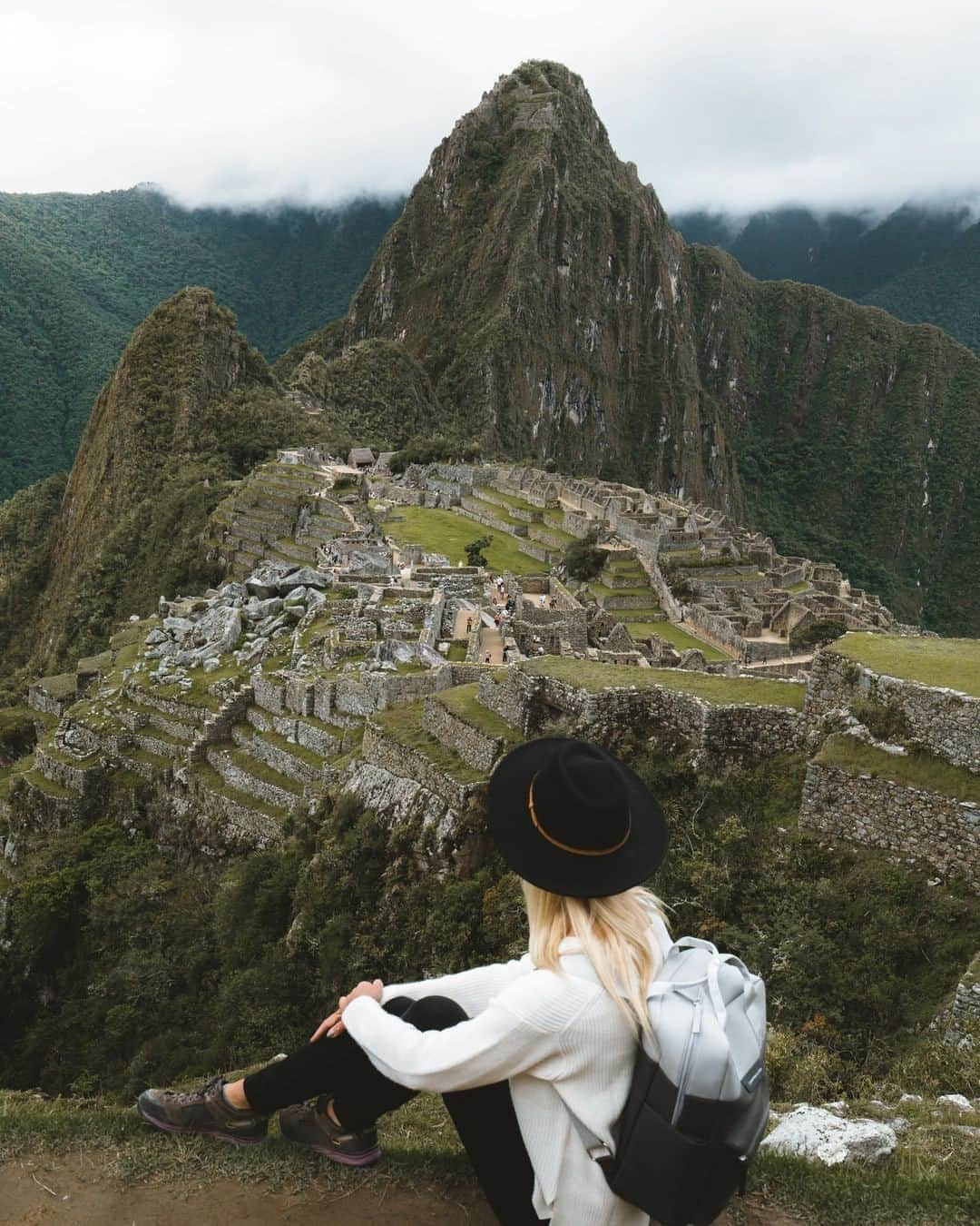 Kapten & Sonさんのインスタグラム写真 - (Kapten & SonInstagram)「'Some places leave you speechless.' 🍃 @funlifecrisis discovers beautiful Macchu Picchu in Peru with our Bergen Grey Black! 💫 #bekapten #kaptenandson⁠ .⁠ .⁠ .⁠ #backpack #macchupicchu #peru #travel #traveling #traveladdicted #inspiration #discover #explore #beautifulplaces」10月1日 3時30分 - kaptenandson