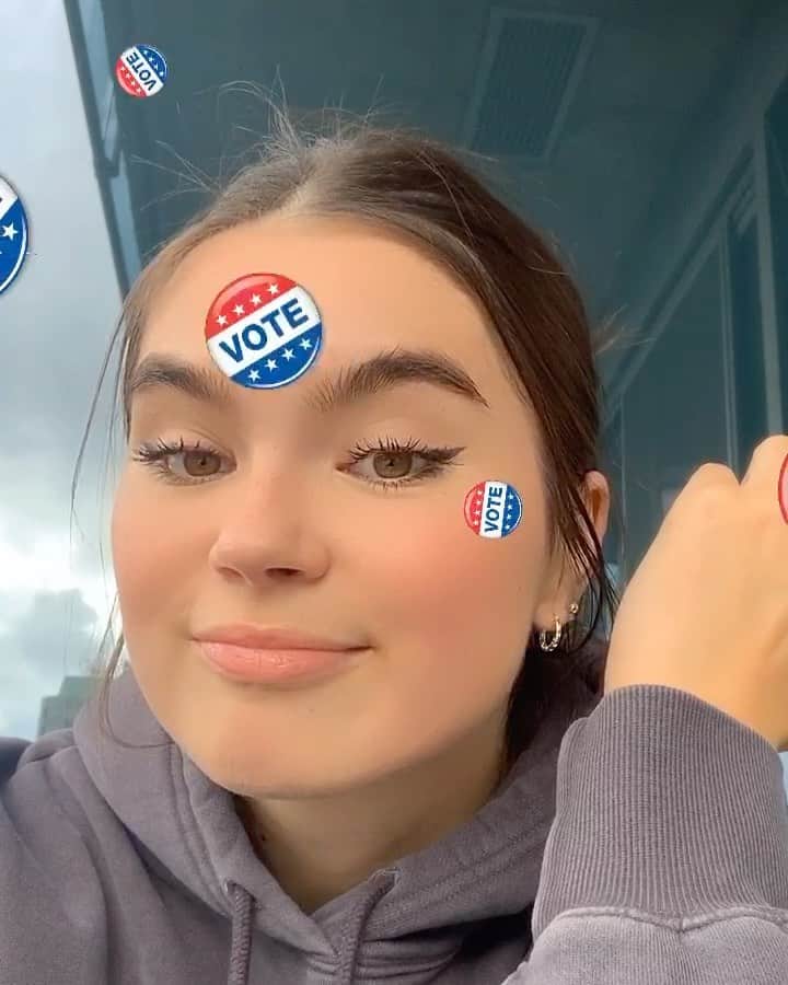 ランドリー・ベンダーのインスタグラム：「Did I make myself clear 🗳‼️📣 (link in my bio to register if you haven’t already!)」