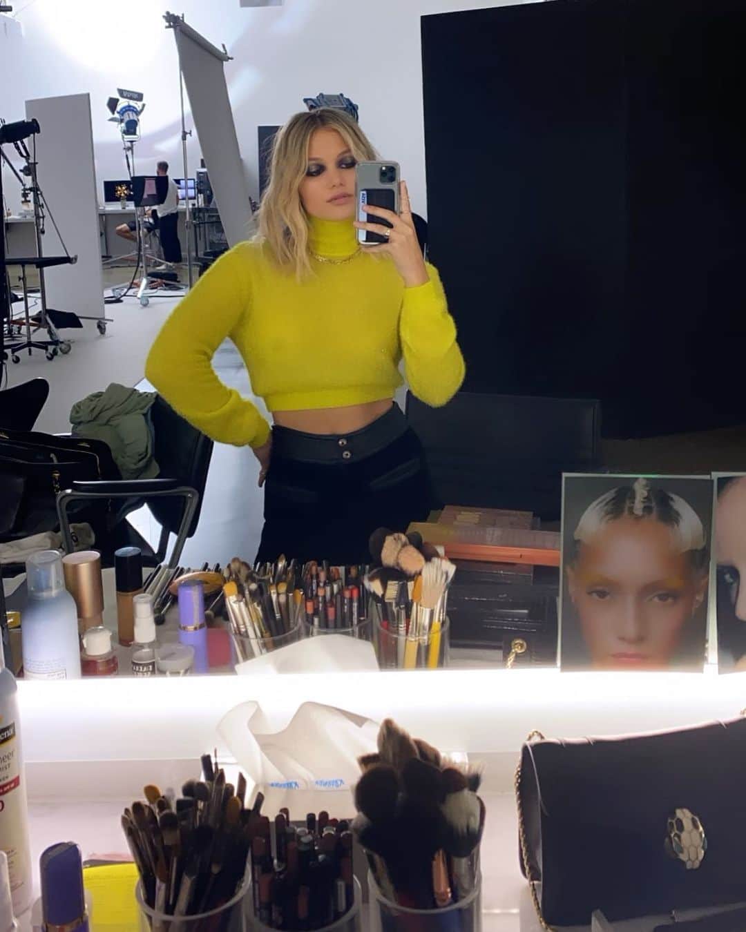 オリヴィア・ホルトのインスタグラム：「she real ready for fall tho 🍂🍃💛💛」