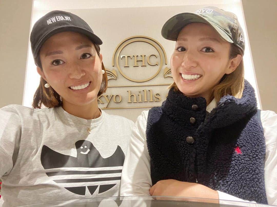 木村真野さんのインスタグラム写真 - (木村真野Instagram)「東京ヒルズクリニックで2ヶ月に1度の脱毛へ💁‍♀️💁‍♀️ 痛みなし👏はやい😂👏 一回で効果が出て嬉しい❤️ #脱毛　#最新機器　#東京ヒルズクリニック　#痛くない脱毛　#効果抜群　#mayasaya #まやさや　#adidas #adidastokyo #newera @tokyo_hills_clinic  @adidastokyo  @newerajapan」10月1日 9時36分 - mayakimura5