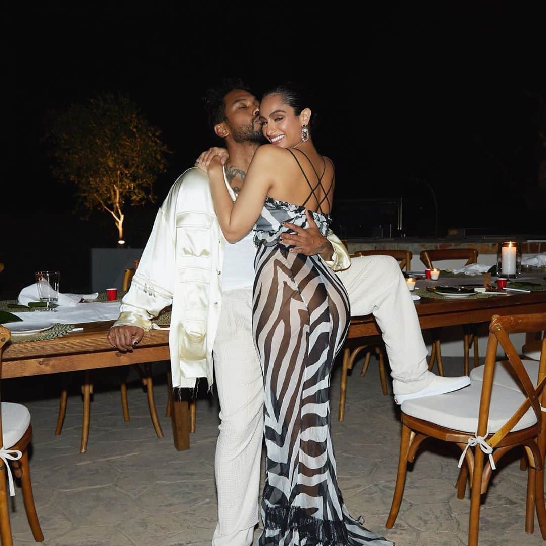ミゲルのインスタグラム：「Belated birthday dinner for my baby w a hand full of our loved ones over the weekend ! (all cov tested and negative)」