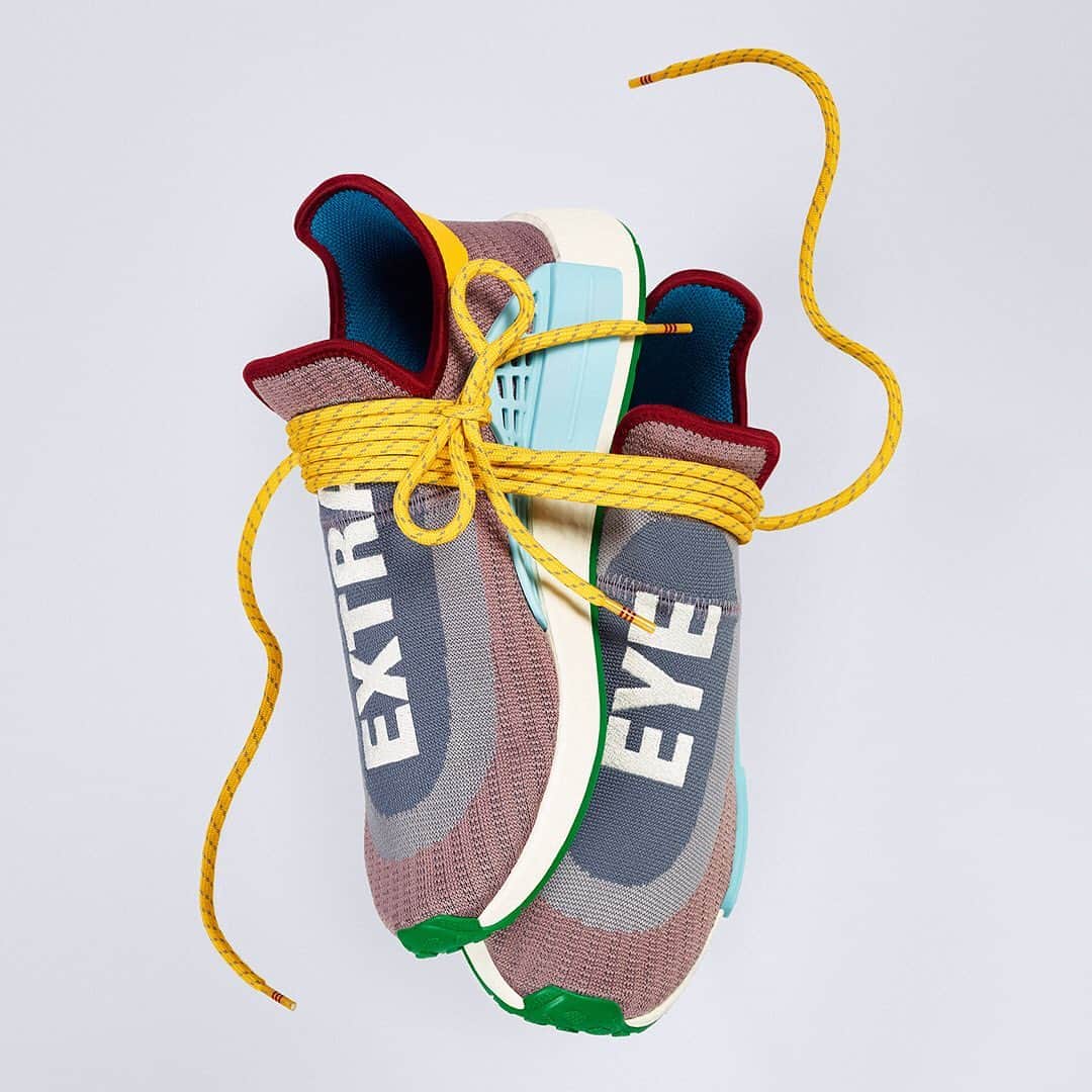 HYPEBEASTさんのインスタグラム写真 - (HYPEBEASTInstagram)「@hypebeastkicks: @pharrell and @adidasoriginals have debuted new colorways of the NMD Hu with the "Extra Eye" Collection. Arriving in two iterations, the bright orange pair features an upper accented by a sporty strip of yellow running around the forefoot, and is embellished with embroidered Chinese characters that translate to “Extra Eye” equipped with a bright blue BOOST midsole. Next, is the fall-ready “Legacy Purple” featuring “Extra Eye” spelled out in English, burgundy surrounding the collar with bright blue presented on the sockliner while sitting atop a white BOOST midsole. Pick up the pack starting on October 2.⁠⠀ Photo: adidas」10月1日 4時55分 - hypebeast