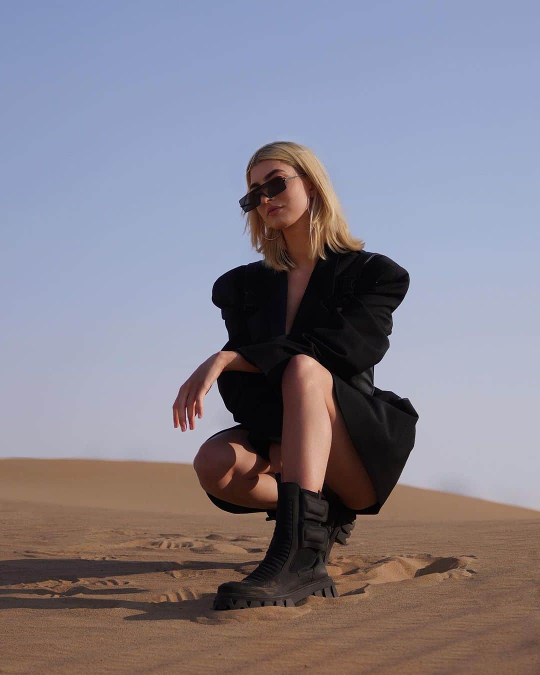 レイチェル・レビンのインスタグラム：「You know what’s wild? There were people in my high school that would intensely make fun of me for making YouTube videos... yeah go ahead and don’t think too much about what other people think about you because one day you’re gonna be successful and they’re not gonna have access to you ❤️❤️❤️」